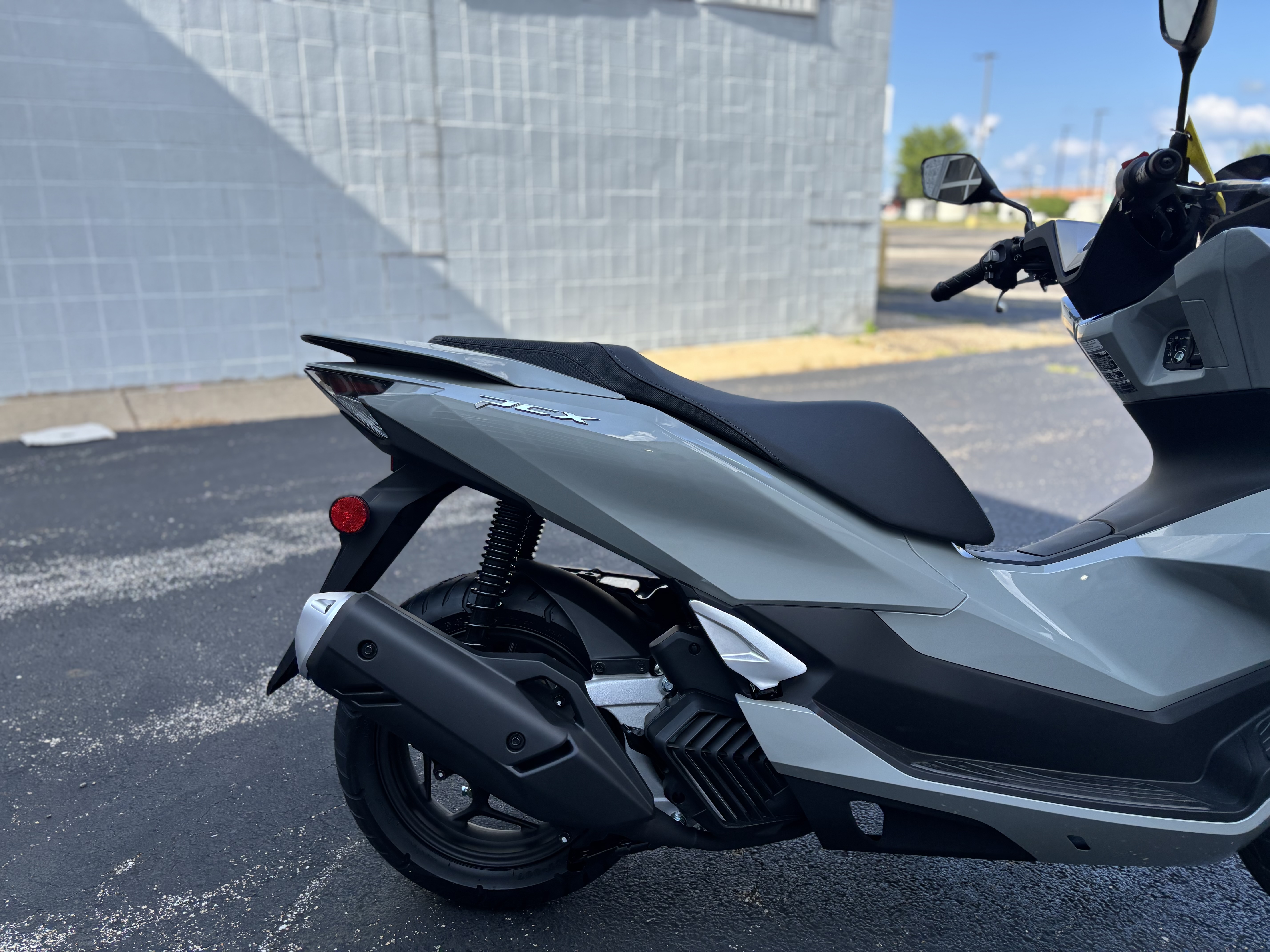 2025 Honda PCX ABS - Photo 5