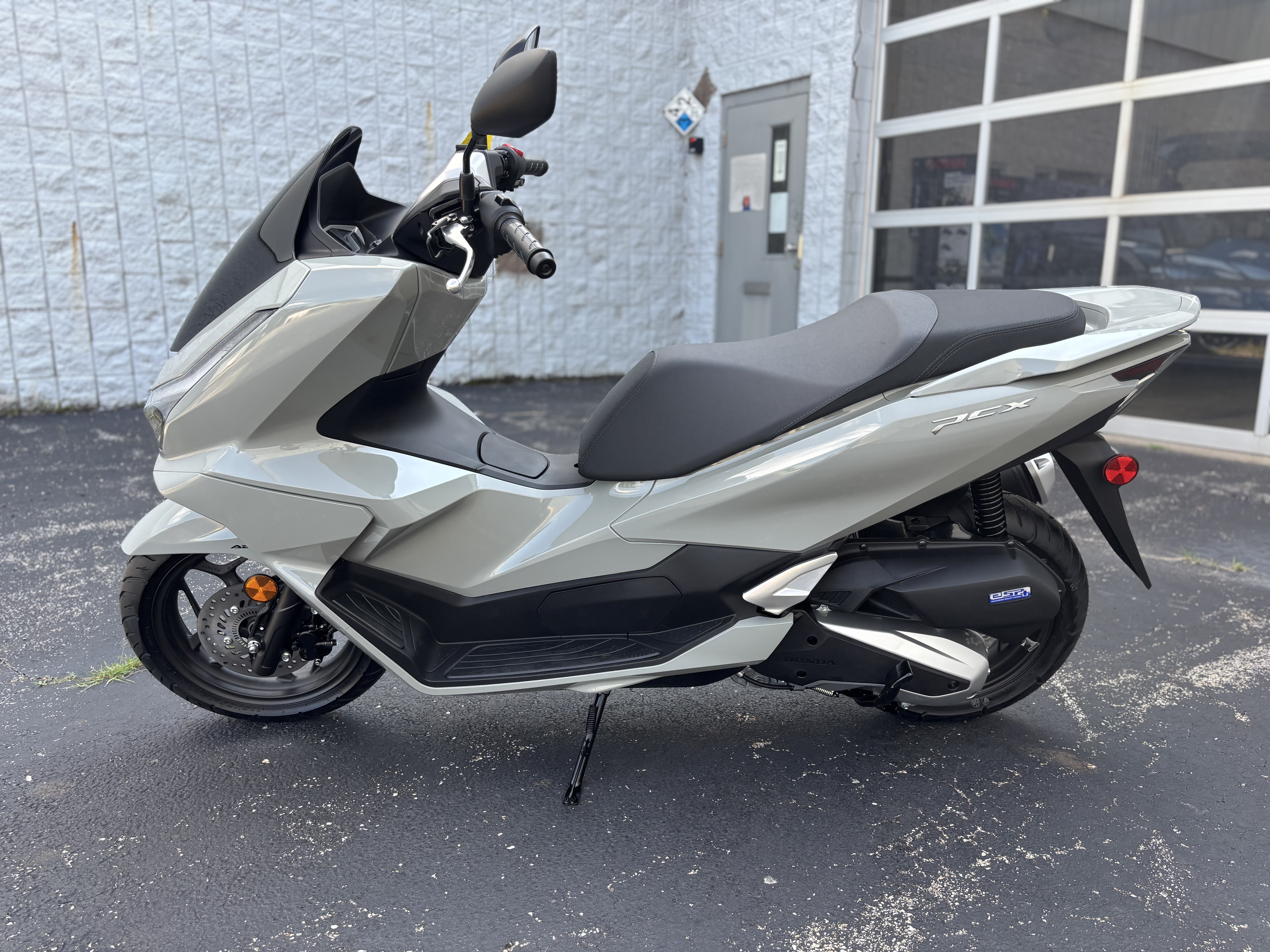 2025 Honda PCX ABS - Photo 8