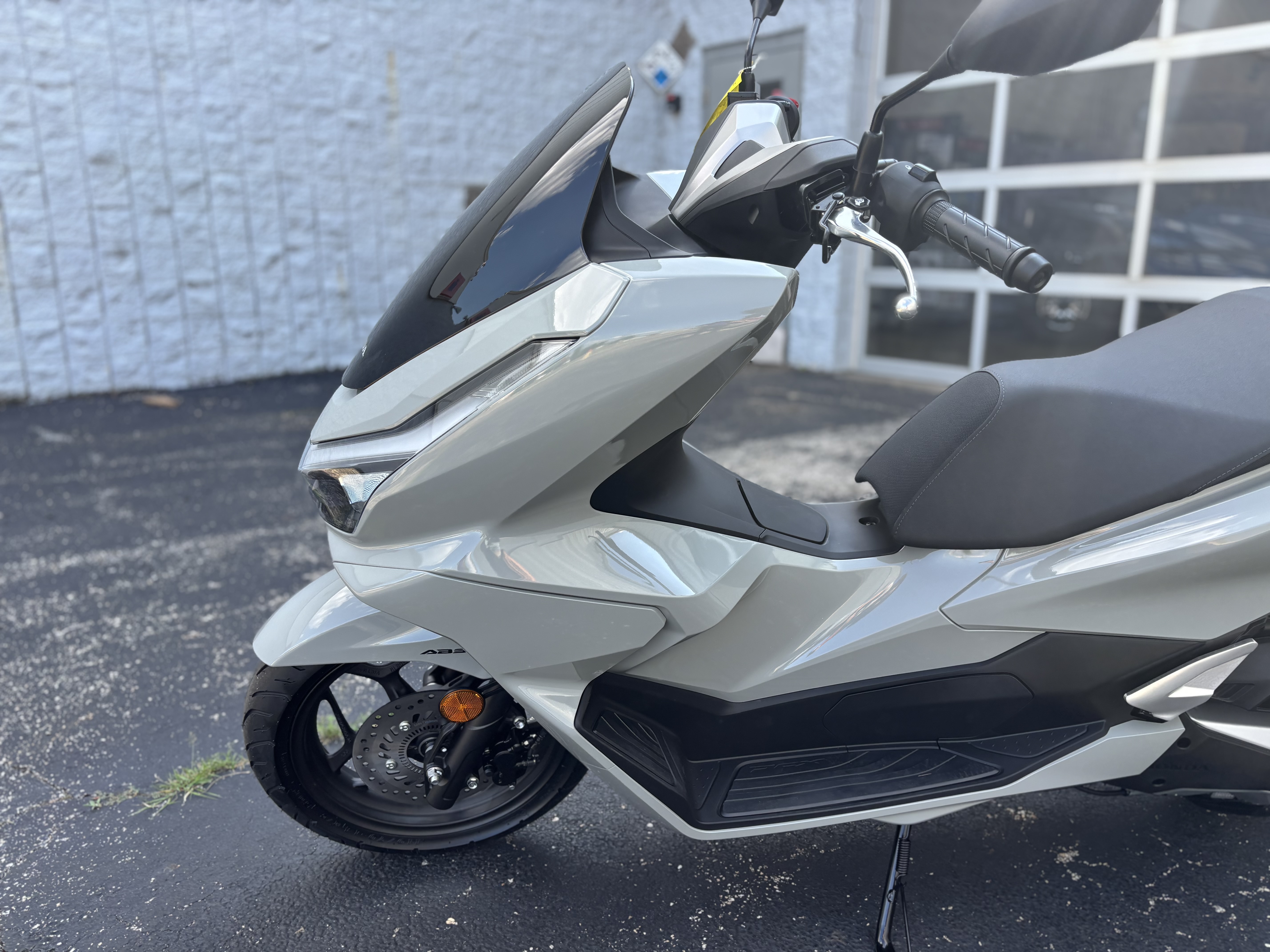 2025 Honda PCX ABS - Photo 9