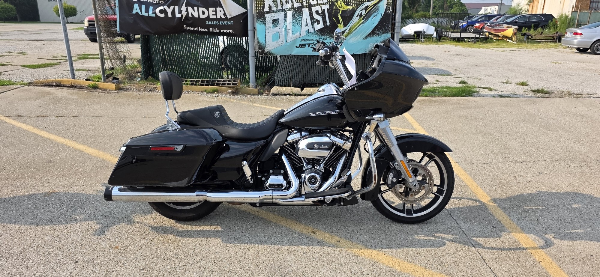 2018 Harley-Davidson® ROAD GLIDE - Photo 2