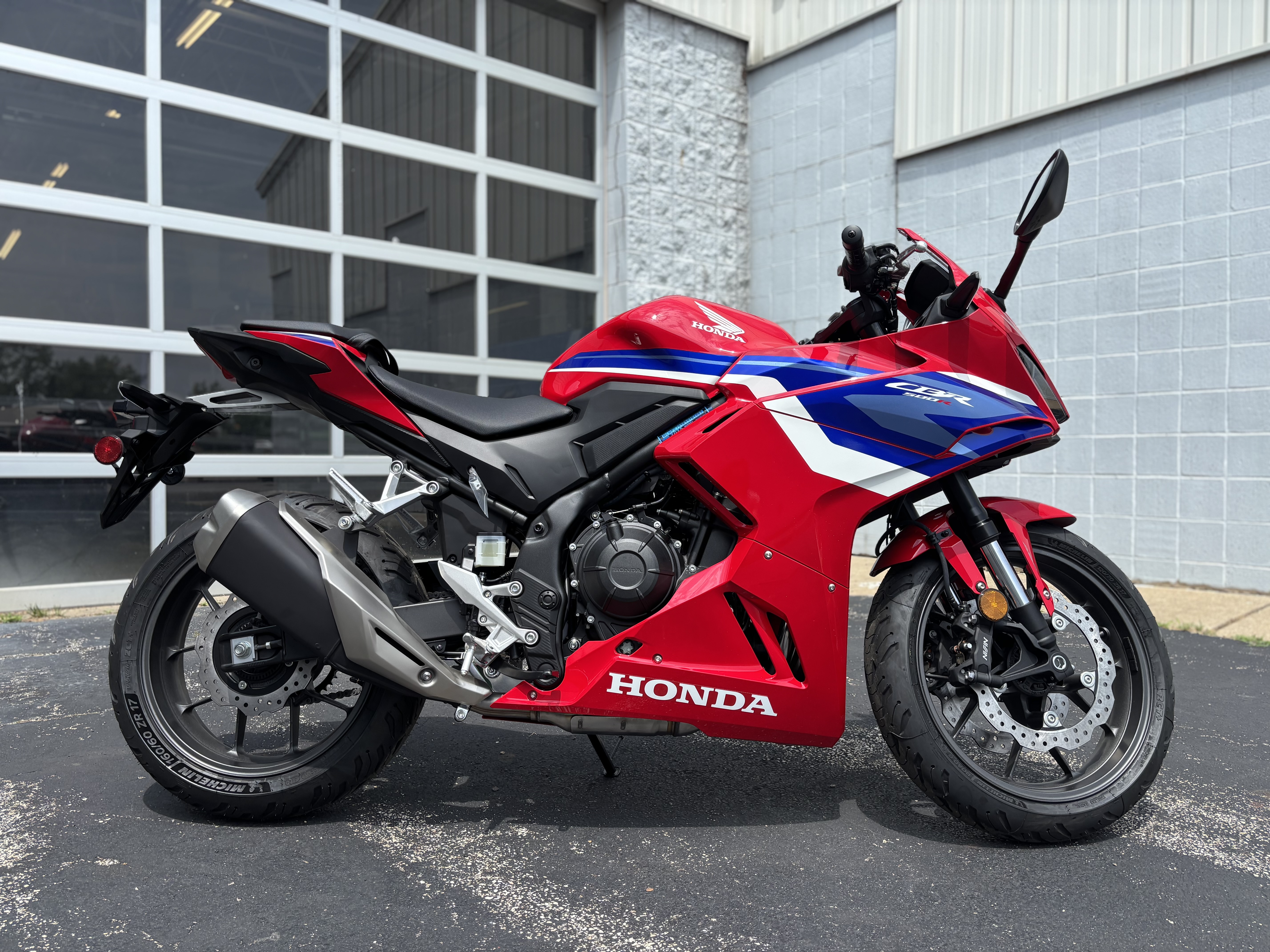 2025 Honda CBR500R ABS - Photo 2