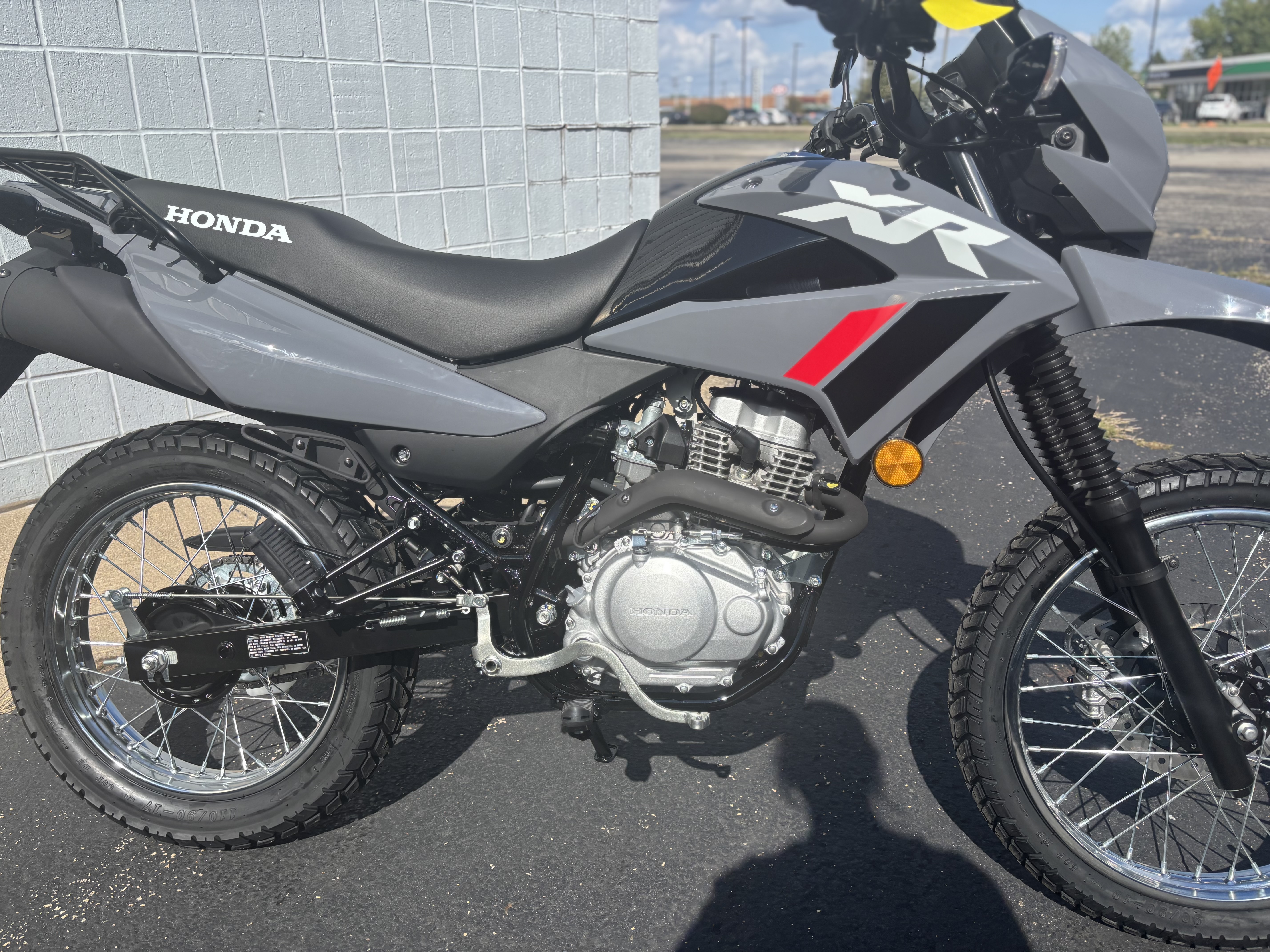 2025 Honda XR 150L - Photo 4