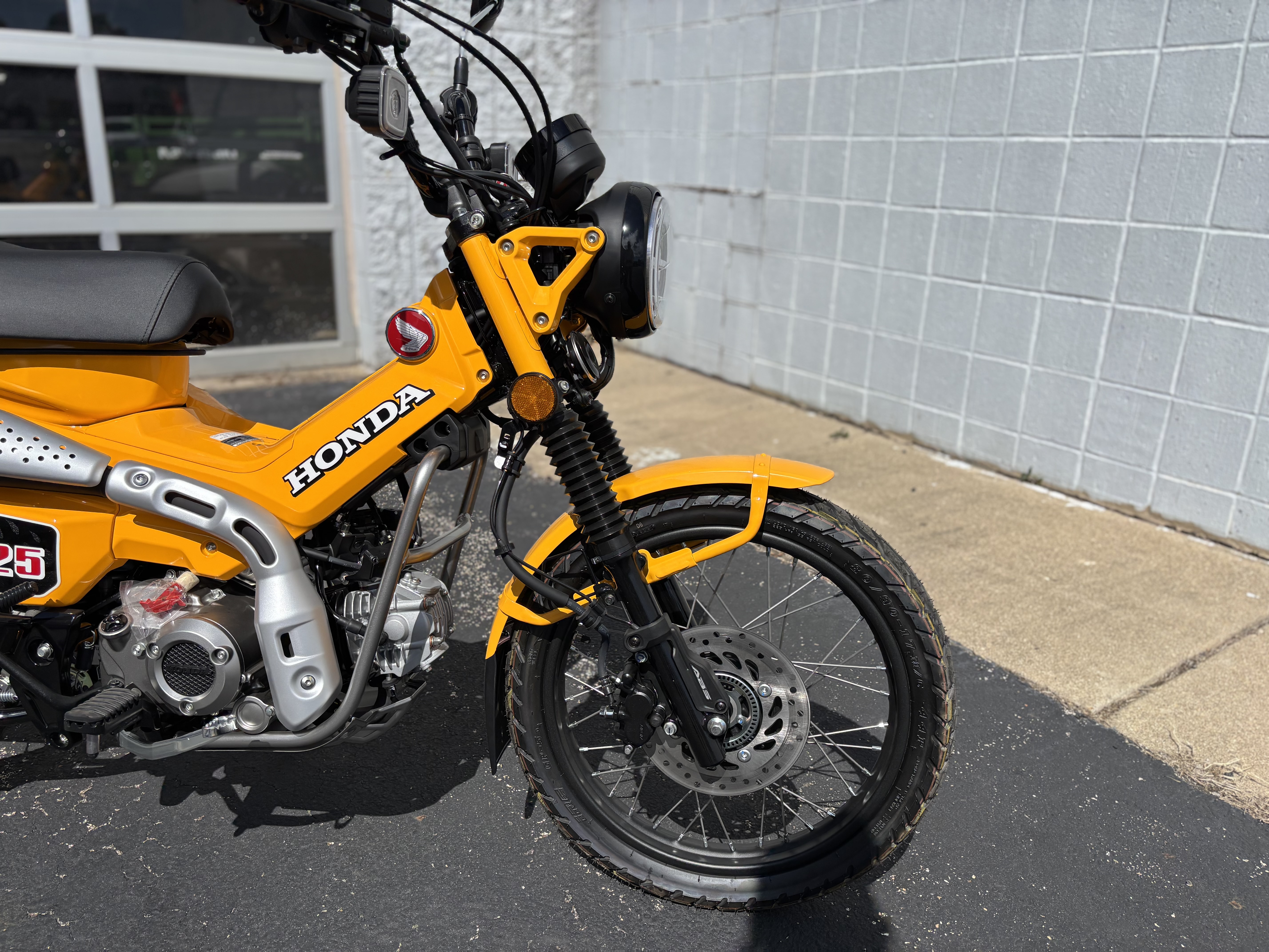 2024 Honda TRAIL 125 - Photo 3