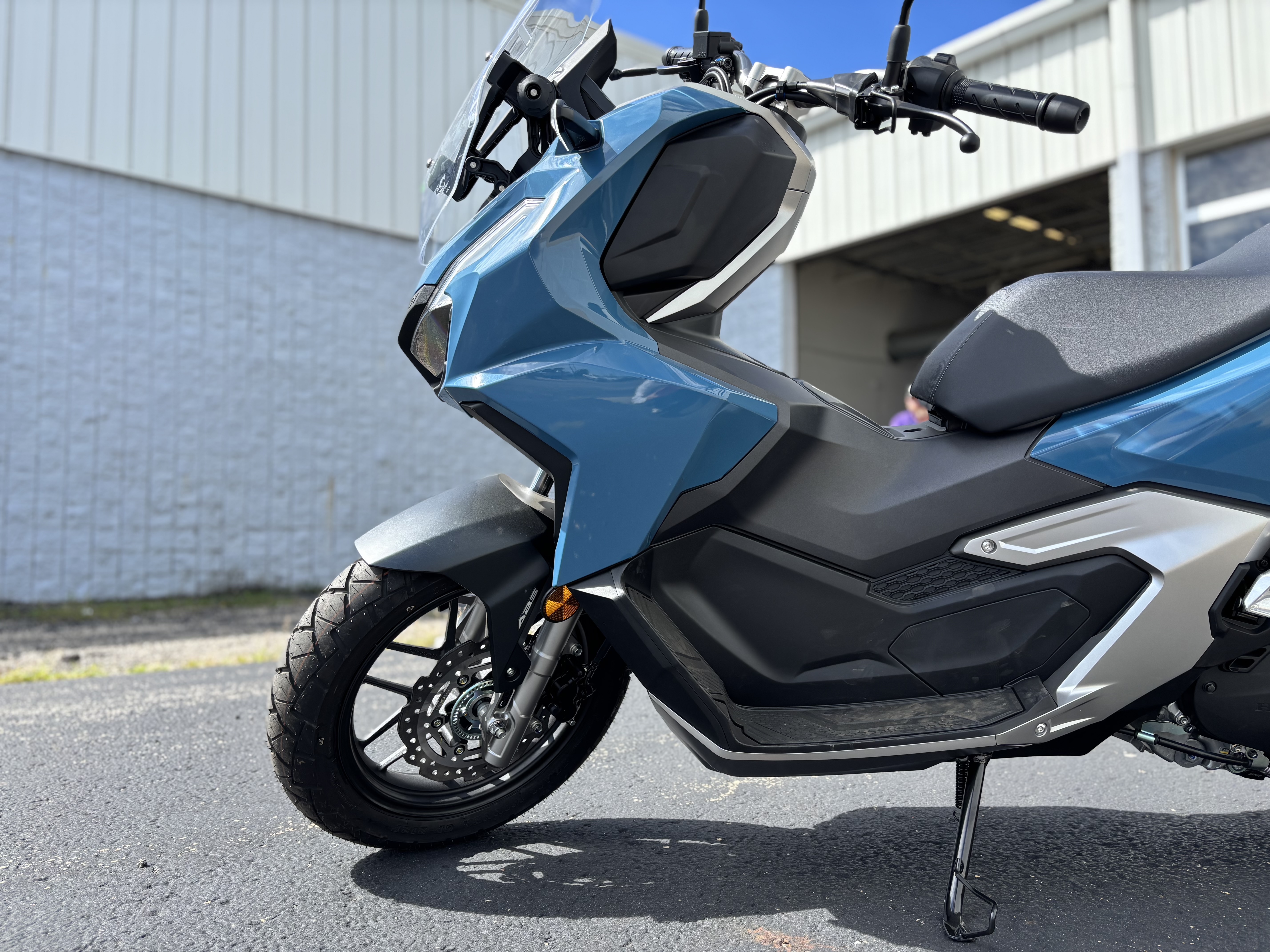 2025 Honda ADV 160 - Photo 6