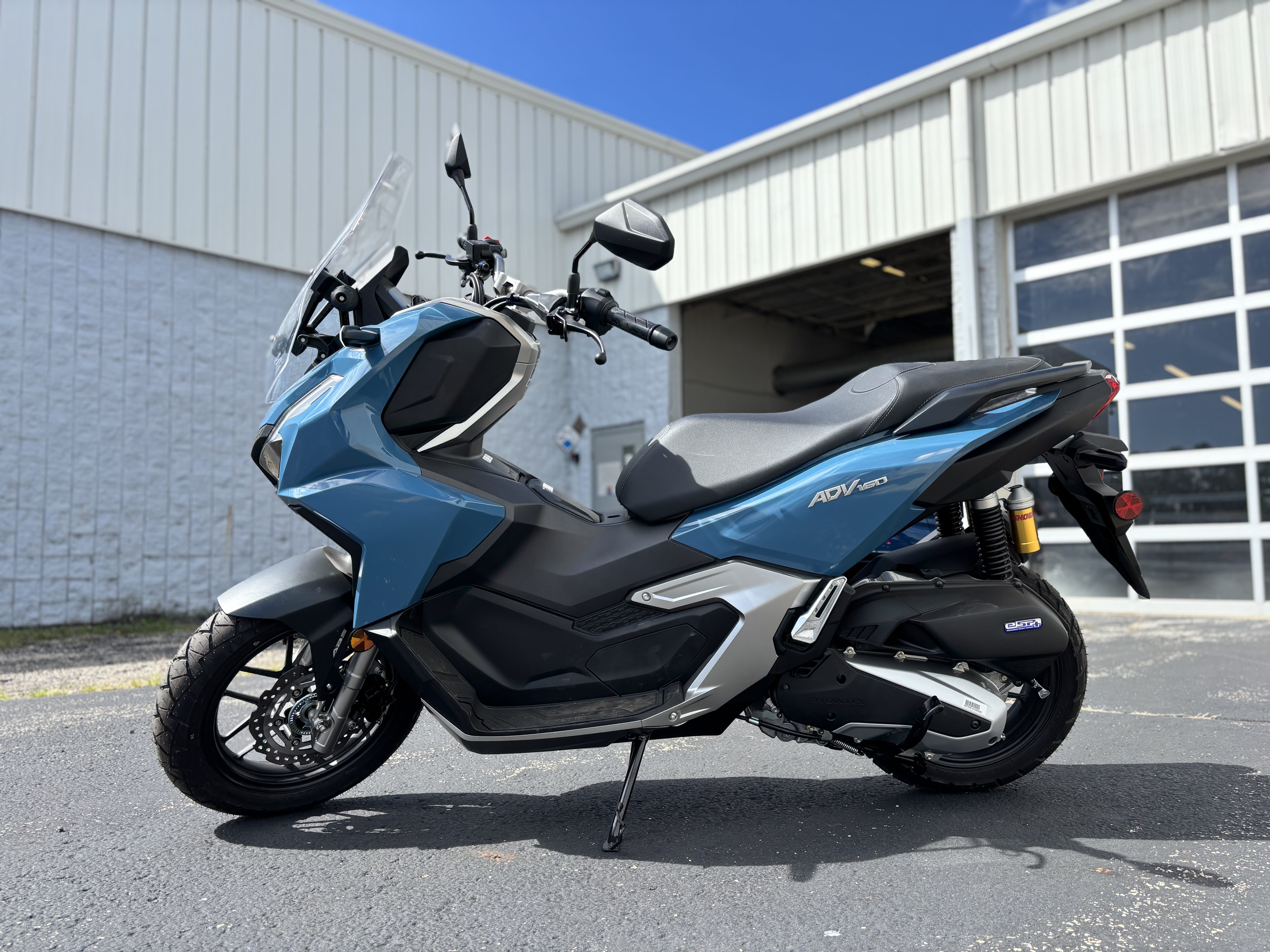 2025 Honda ADV 160 - Photo 7