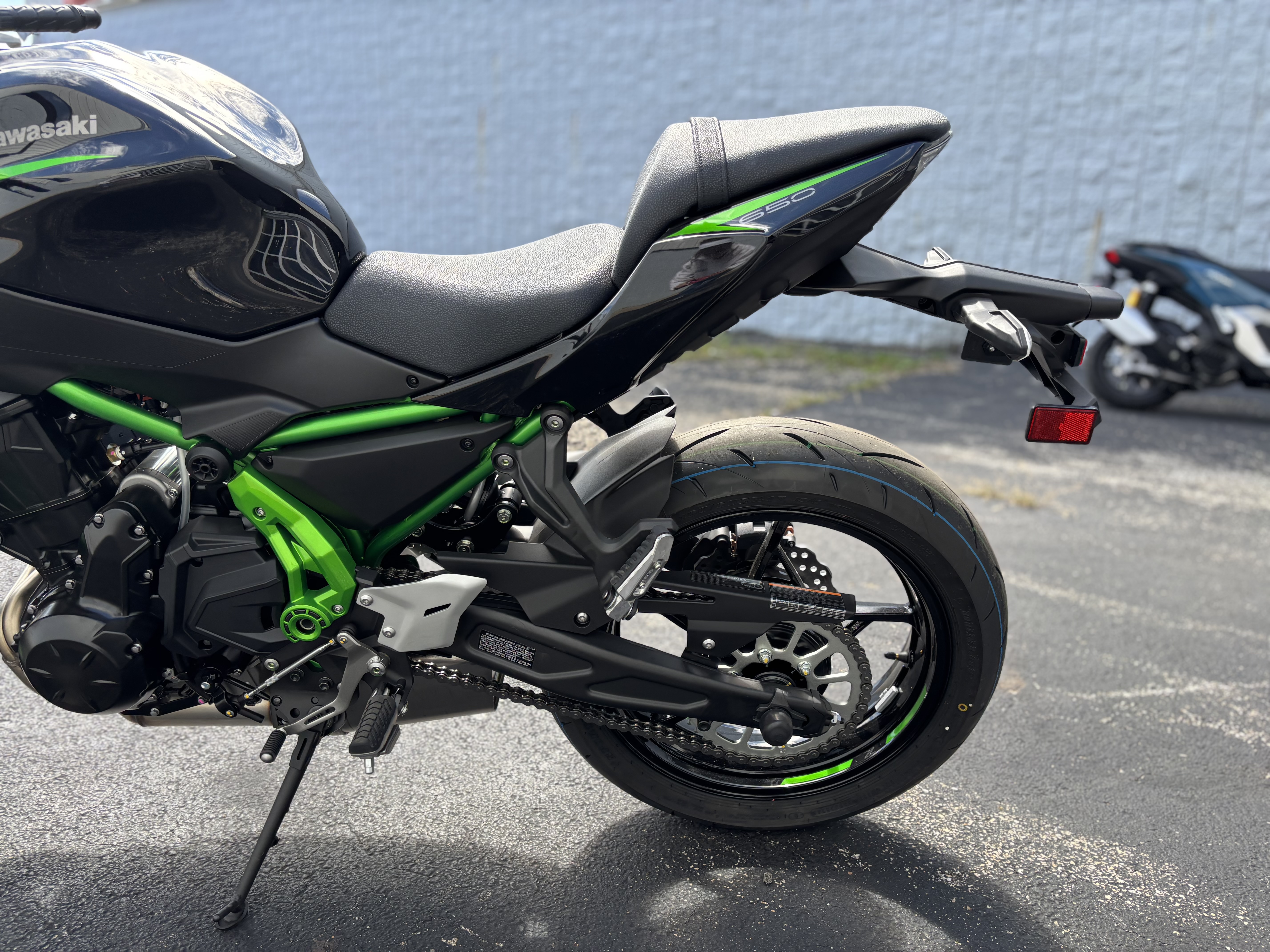 2025 Kawasaki Z650 ABS - Photo 11