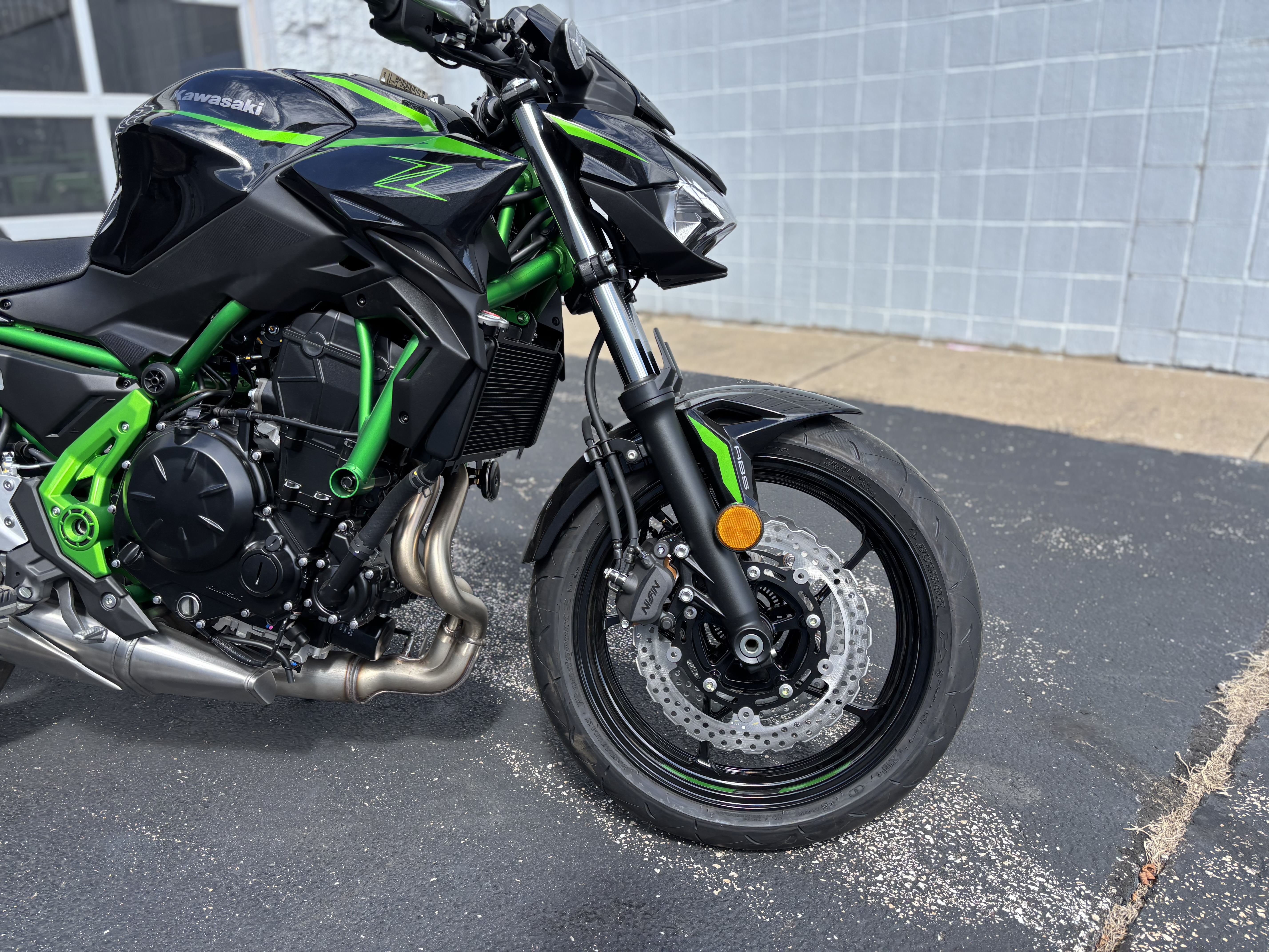 2025 Kawasaki Z650 ABS - Photo 3