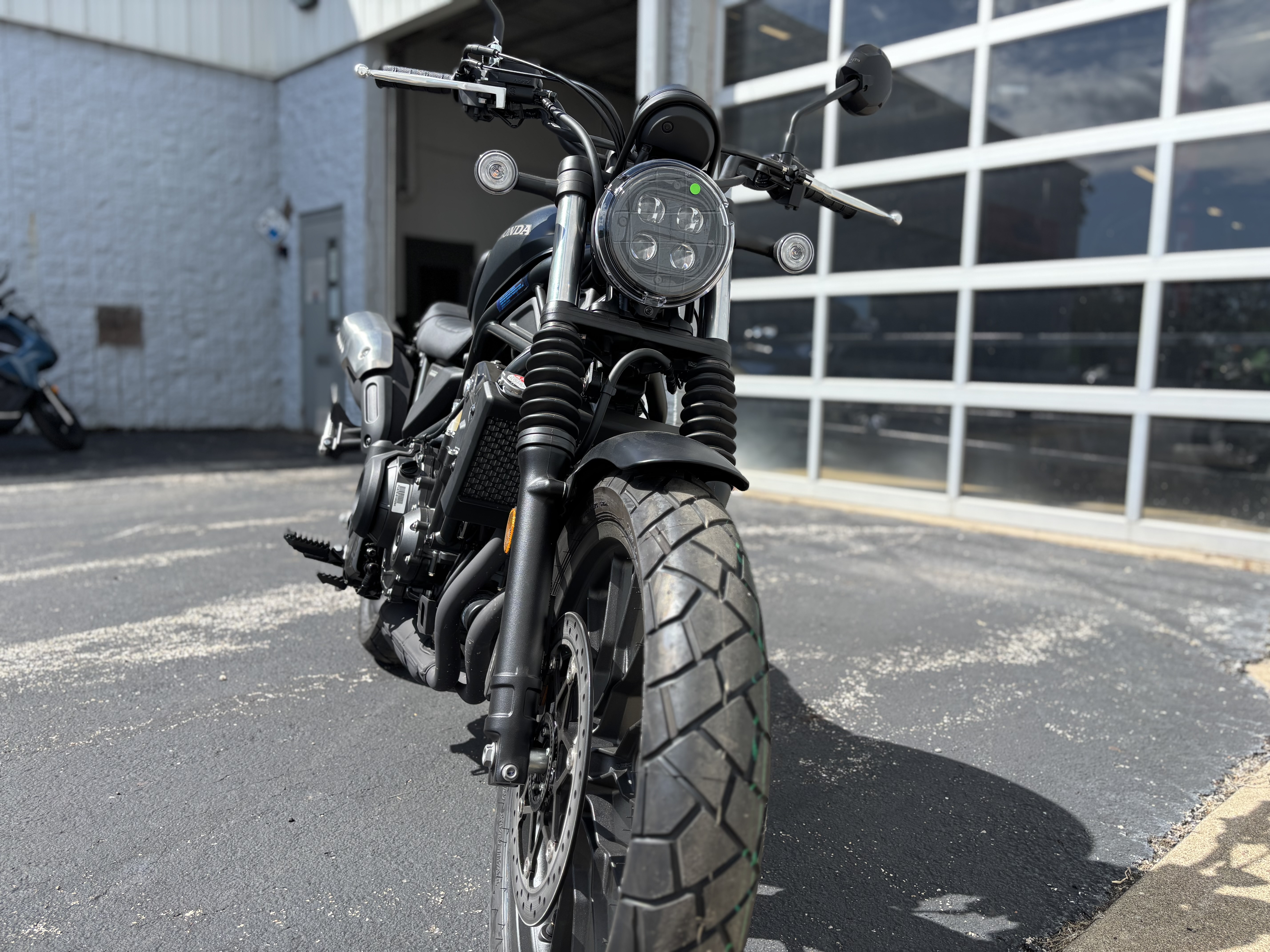 2024 Honda SCL 500 - Photo 12