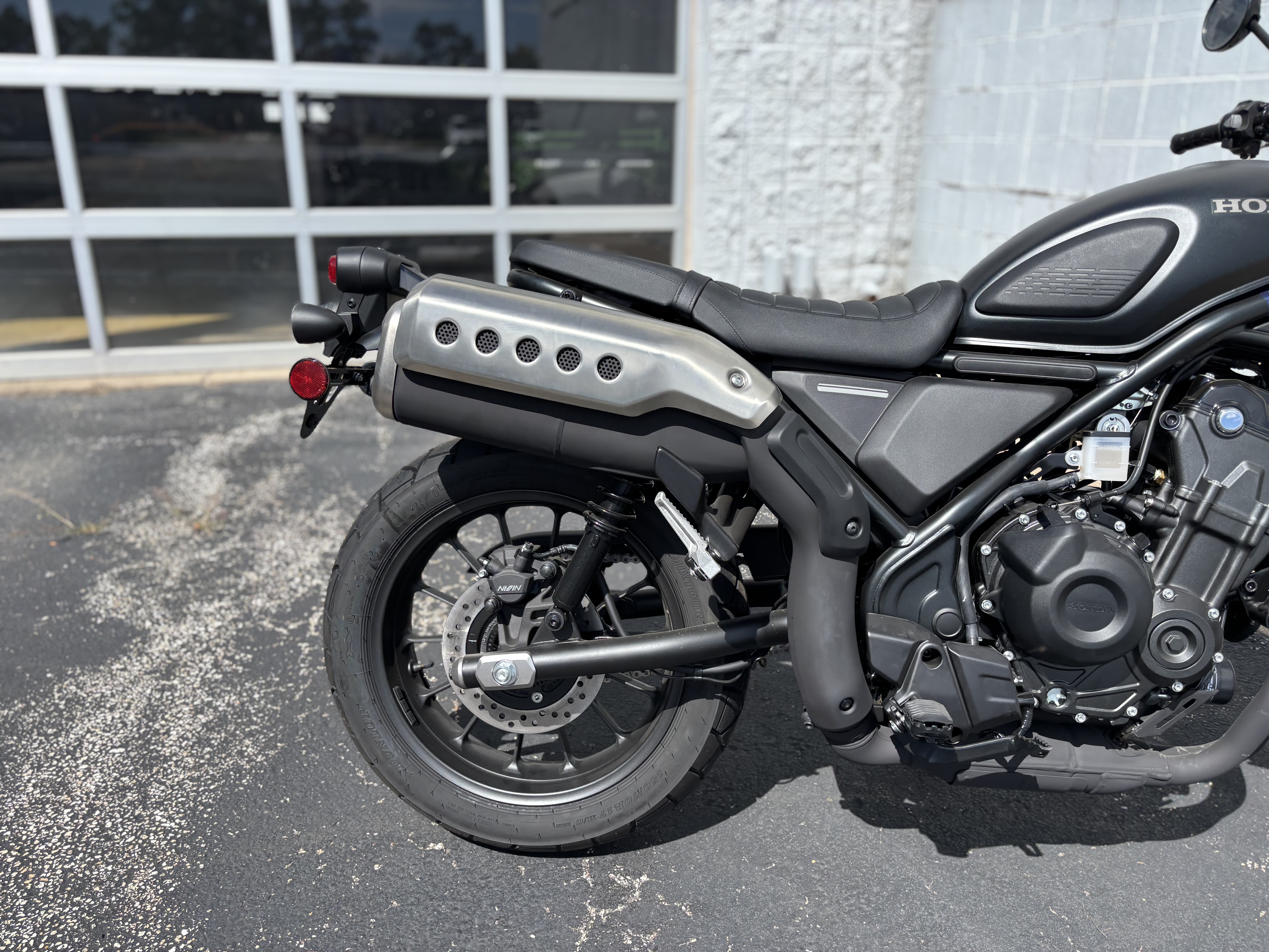 2024 Honda SCL 500 - Photo 5