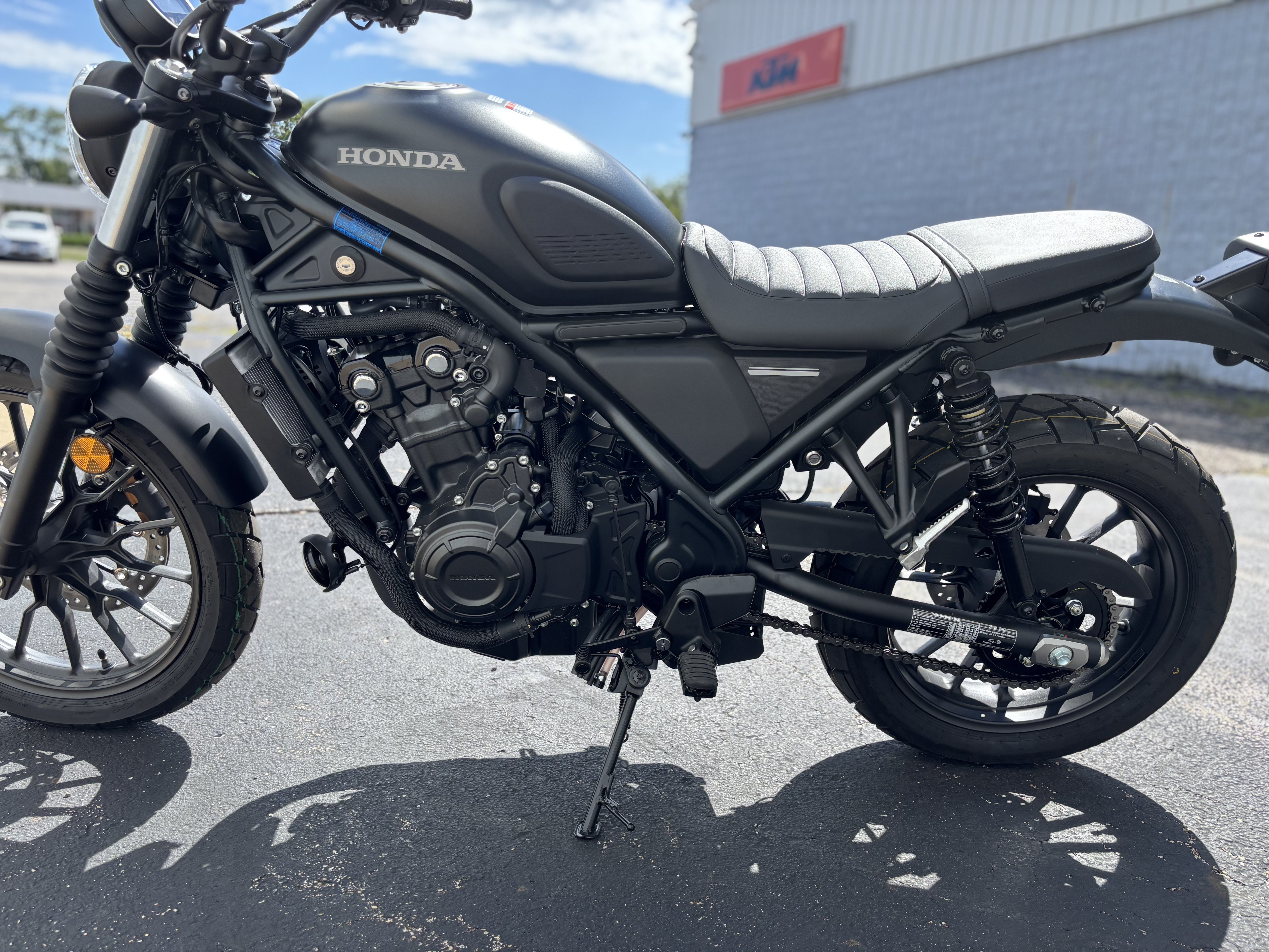 2024 Honda SCL 500 - Photo 10