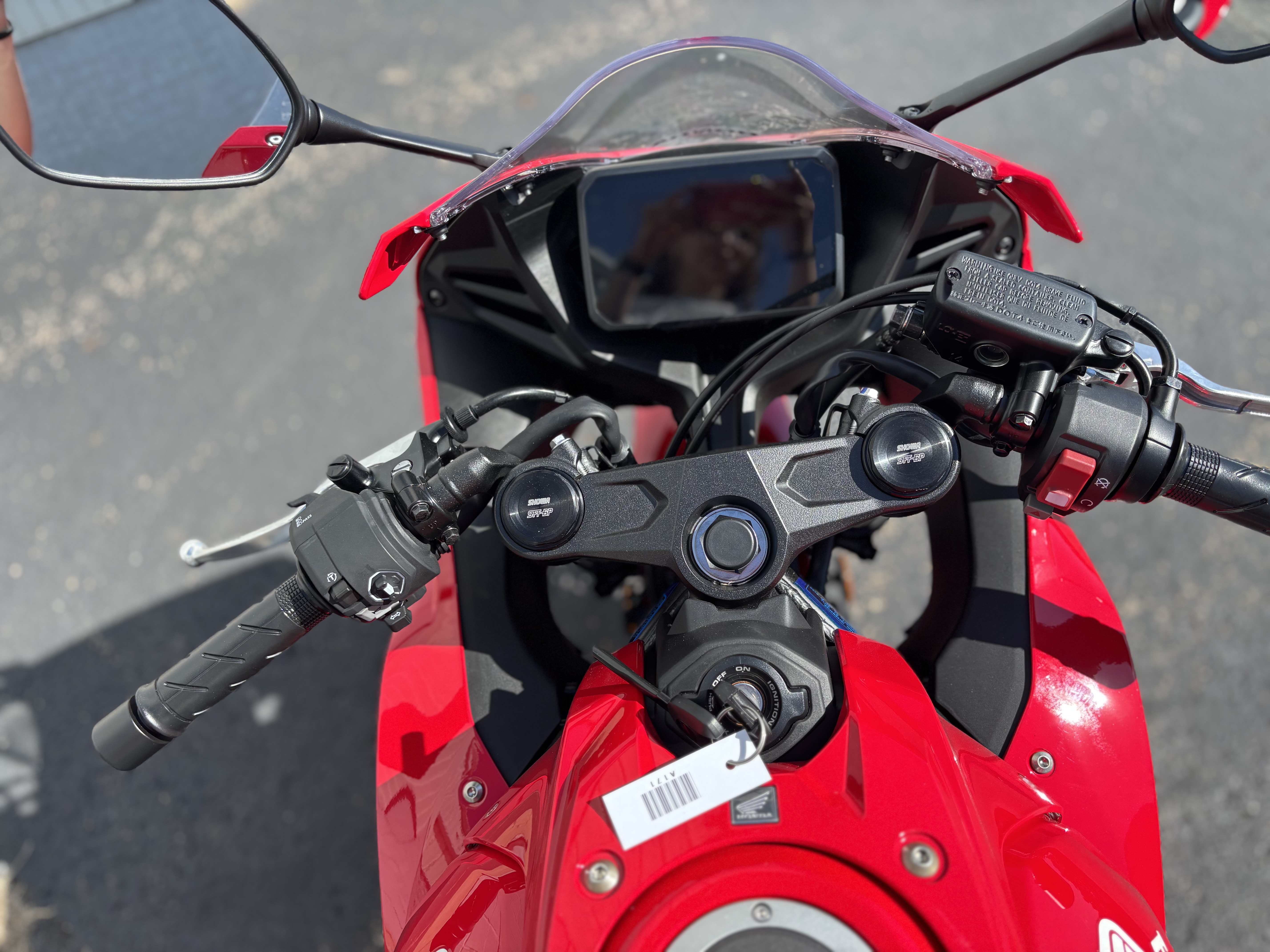 2025 Honda CBR650R E-CLUTCH - Photo 7