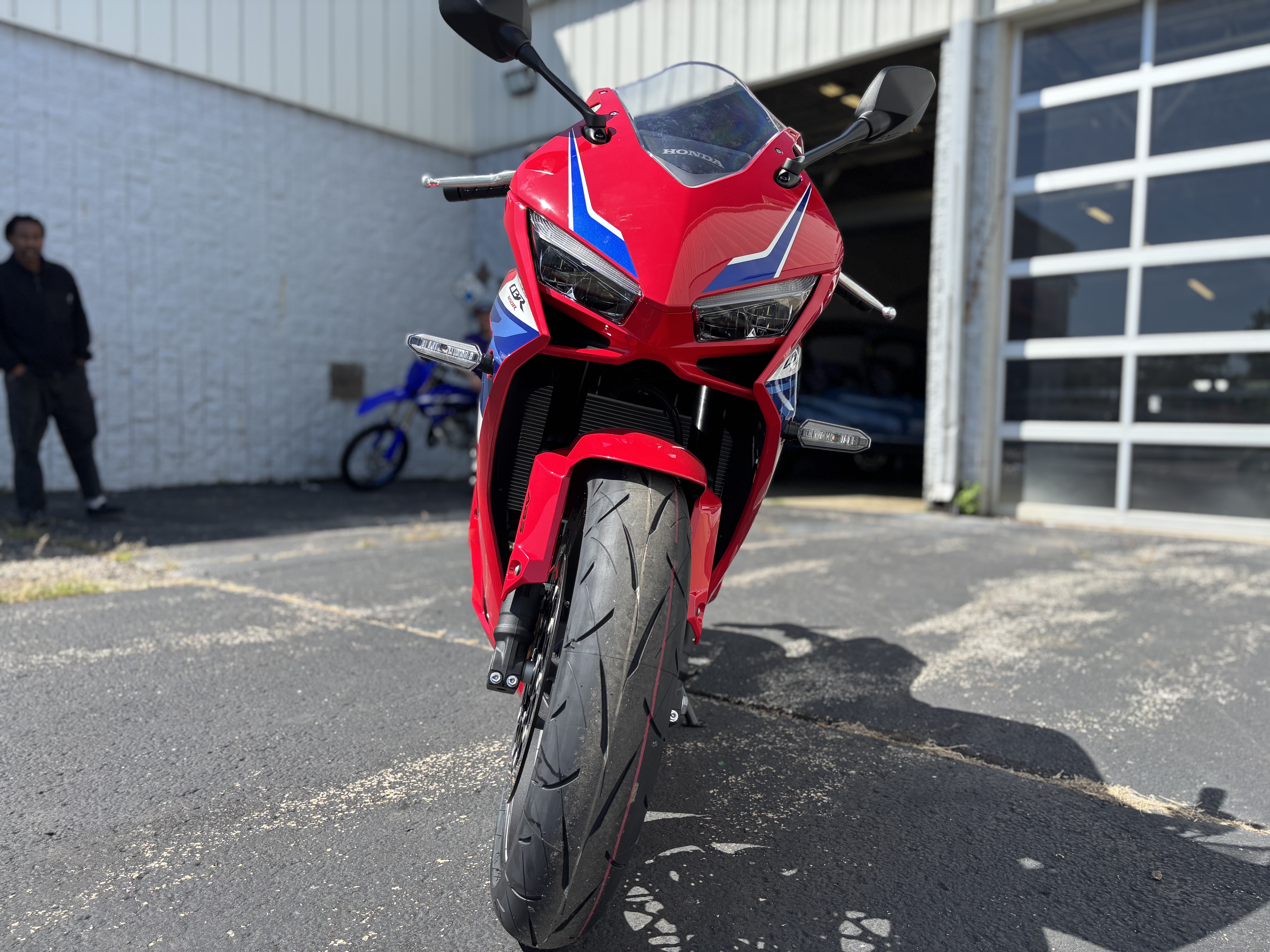 2025 Honda CBR650R E-CLUTCH - Photo 12