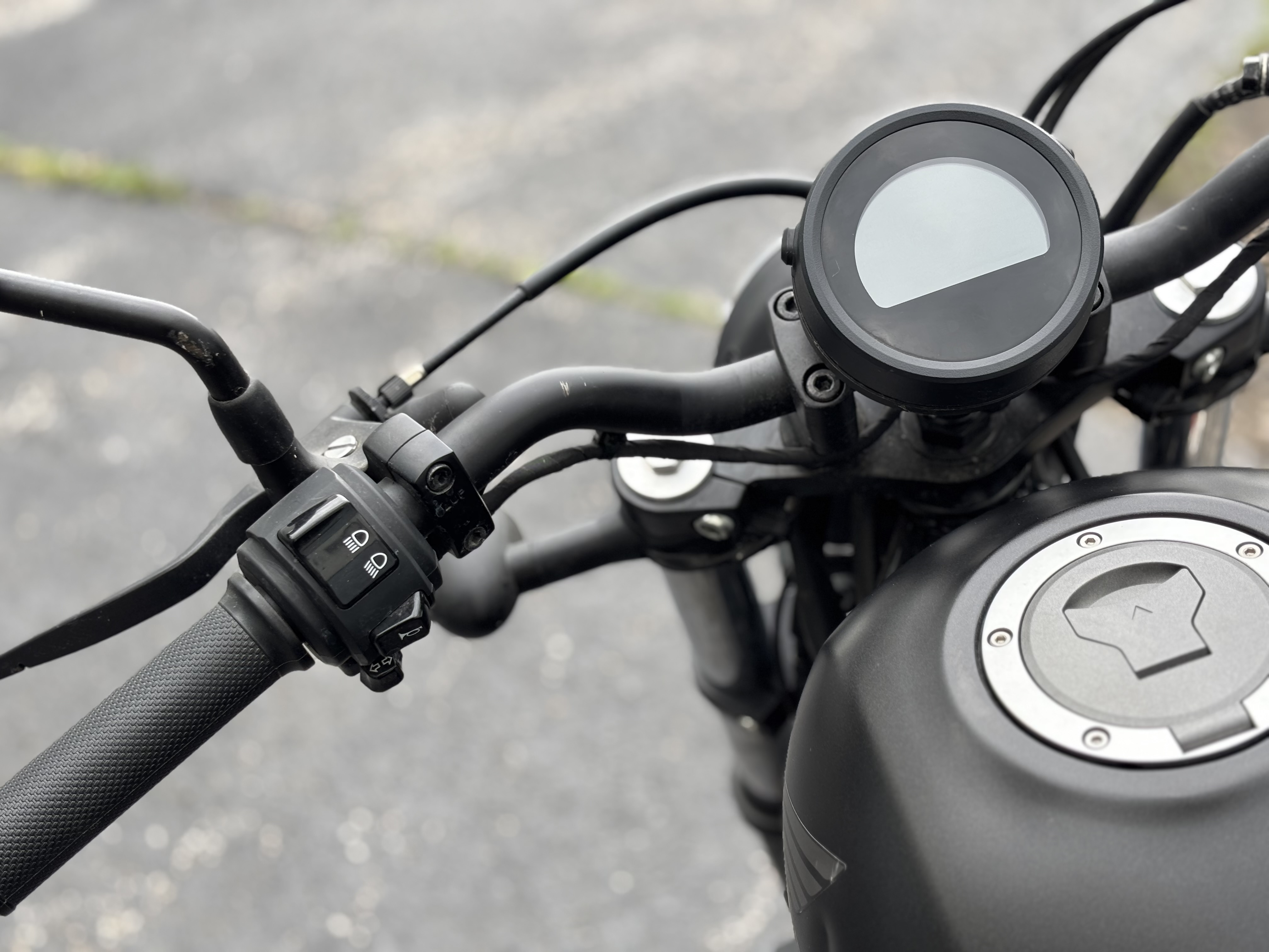 2025 Honda REBEL 300 - Photo 10