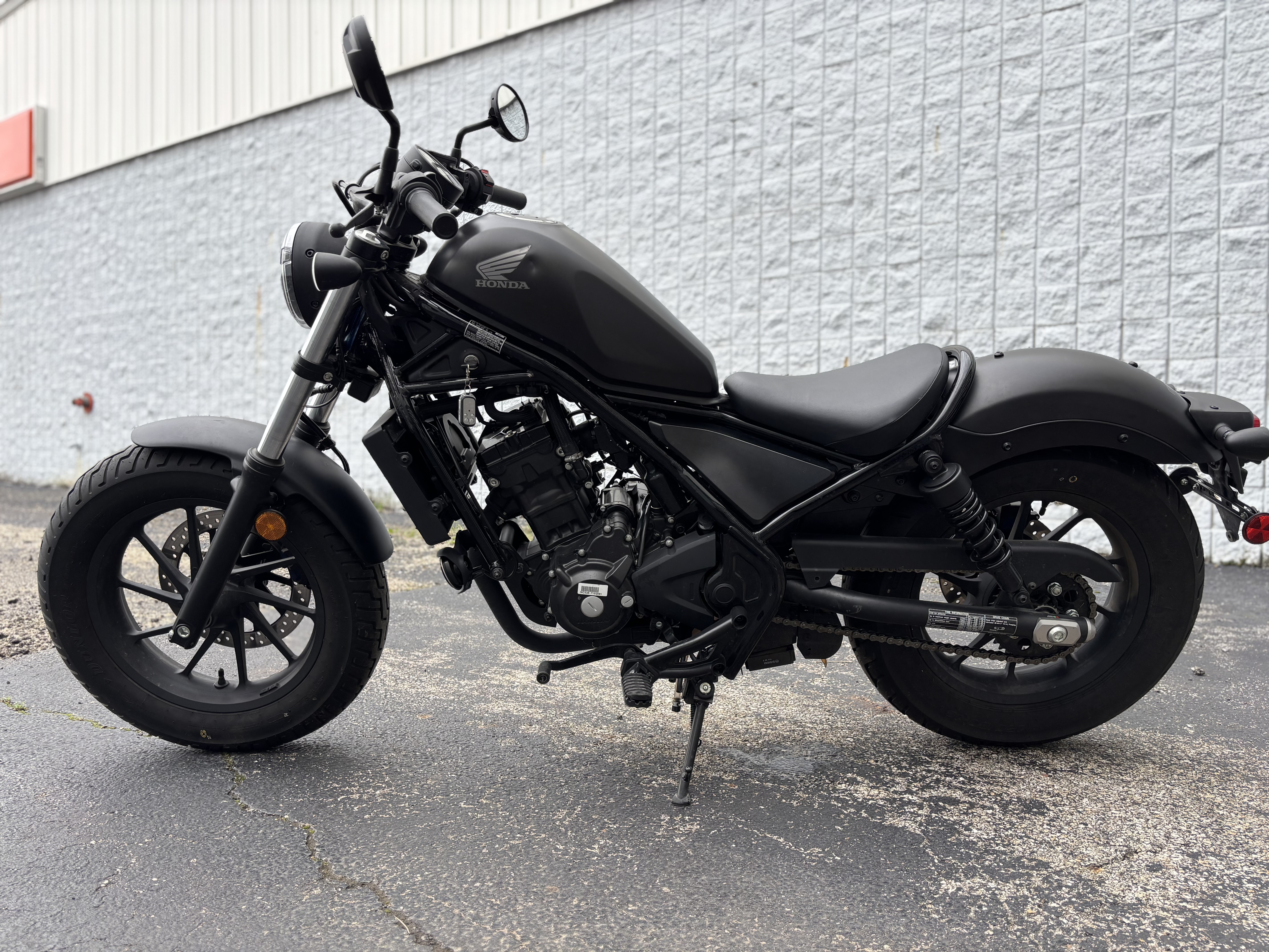 2025 Honda REBEL 300 - Photo 6