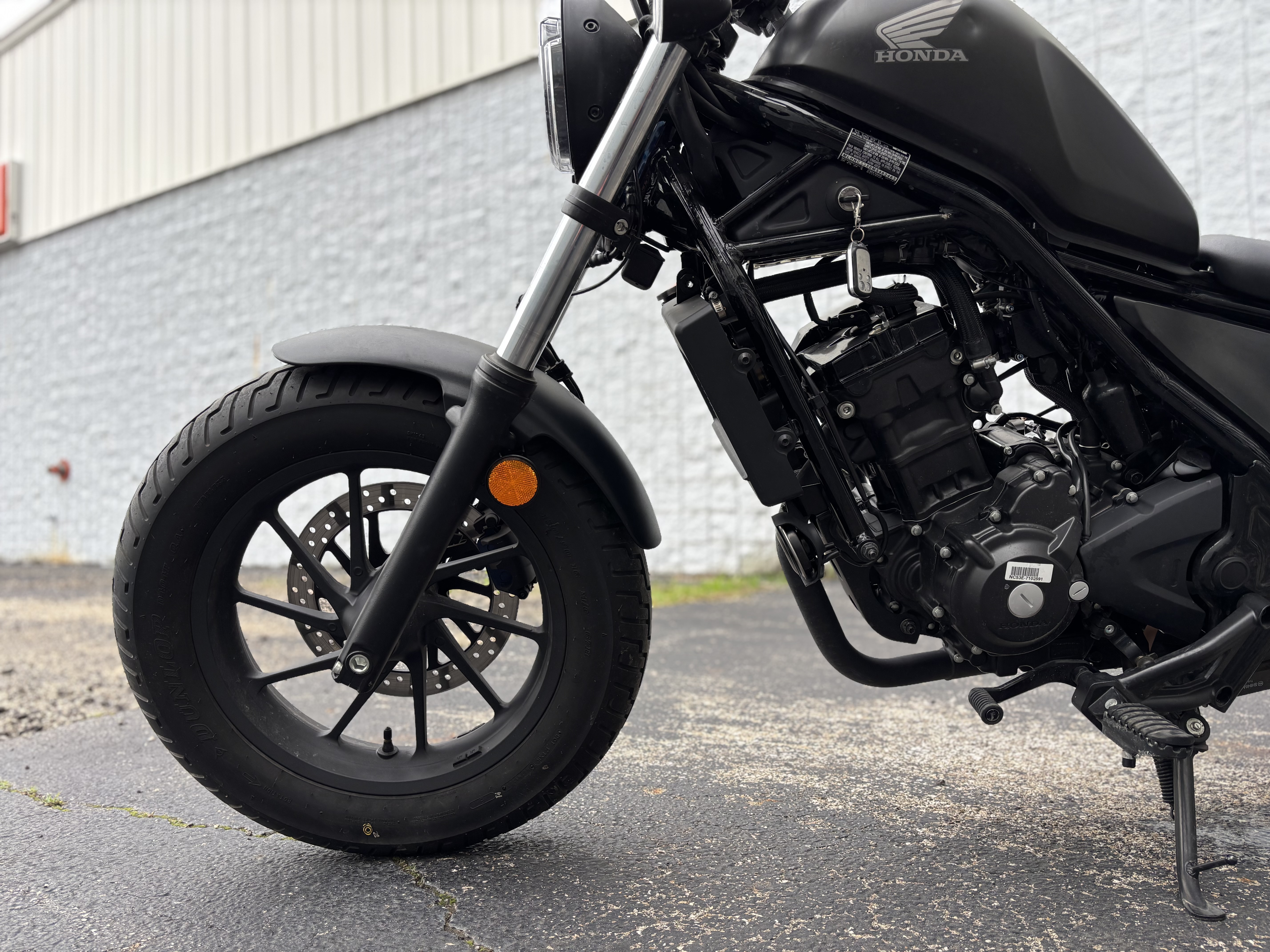 2025 Honda REBEL 300 - Photo 7