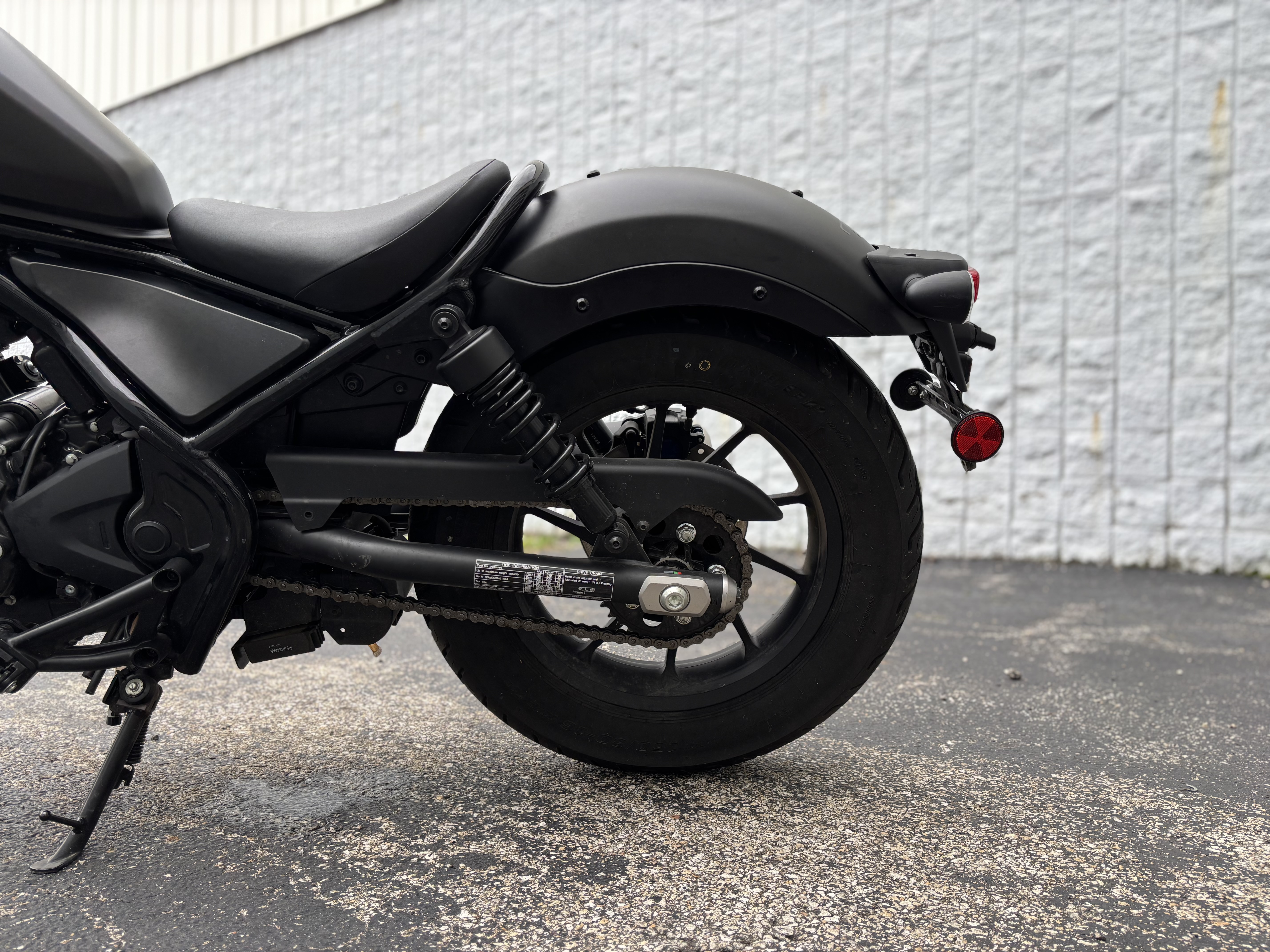 2025 Honda REBEL 300 - Photo 8