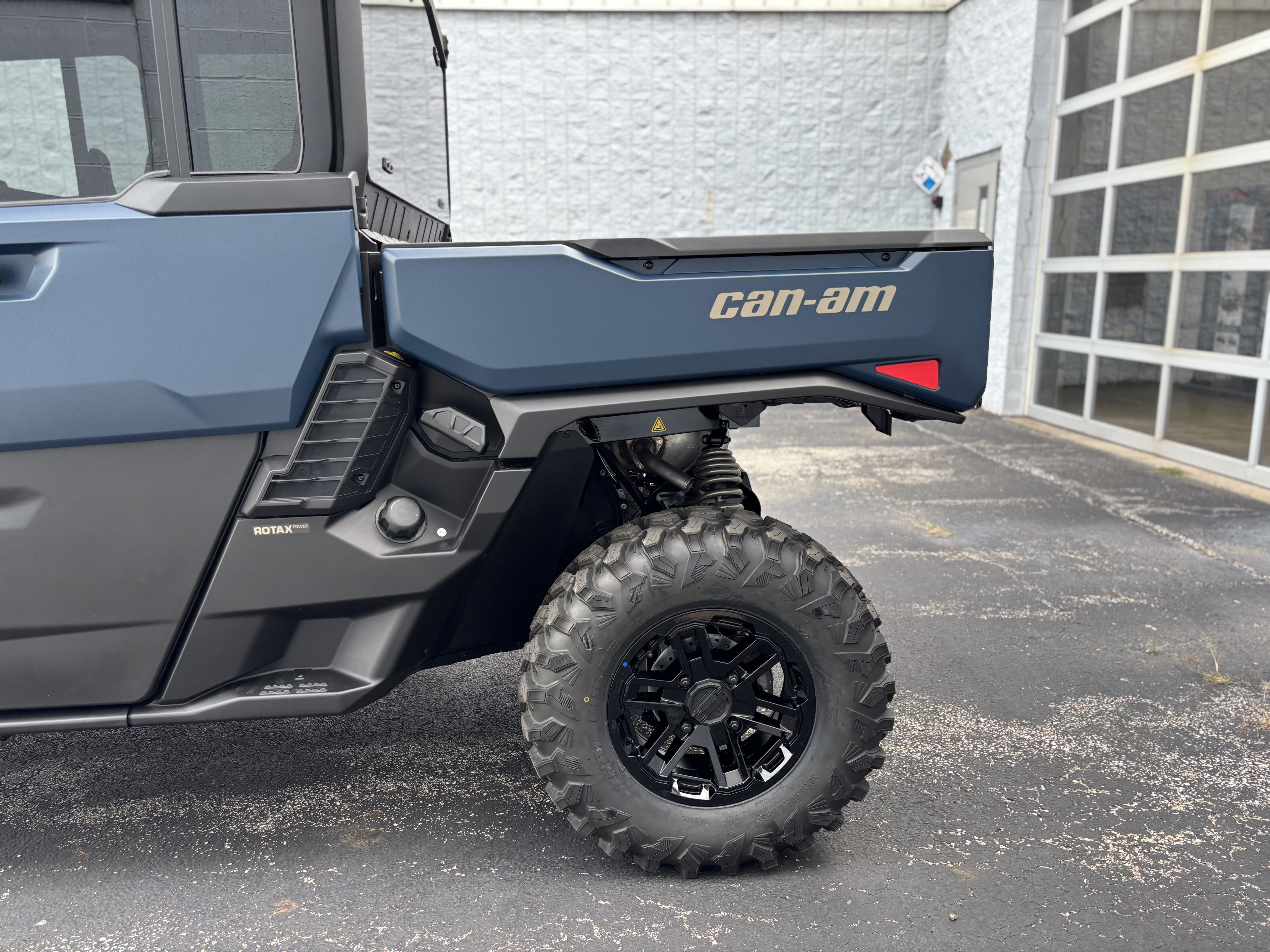 2026 Can-Am DEFENDER MAX LIMITED HD11 - Photo 10