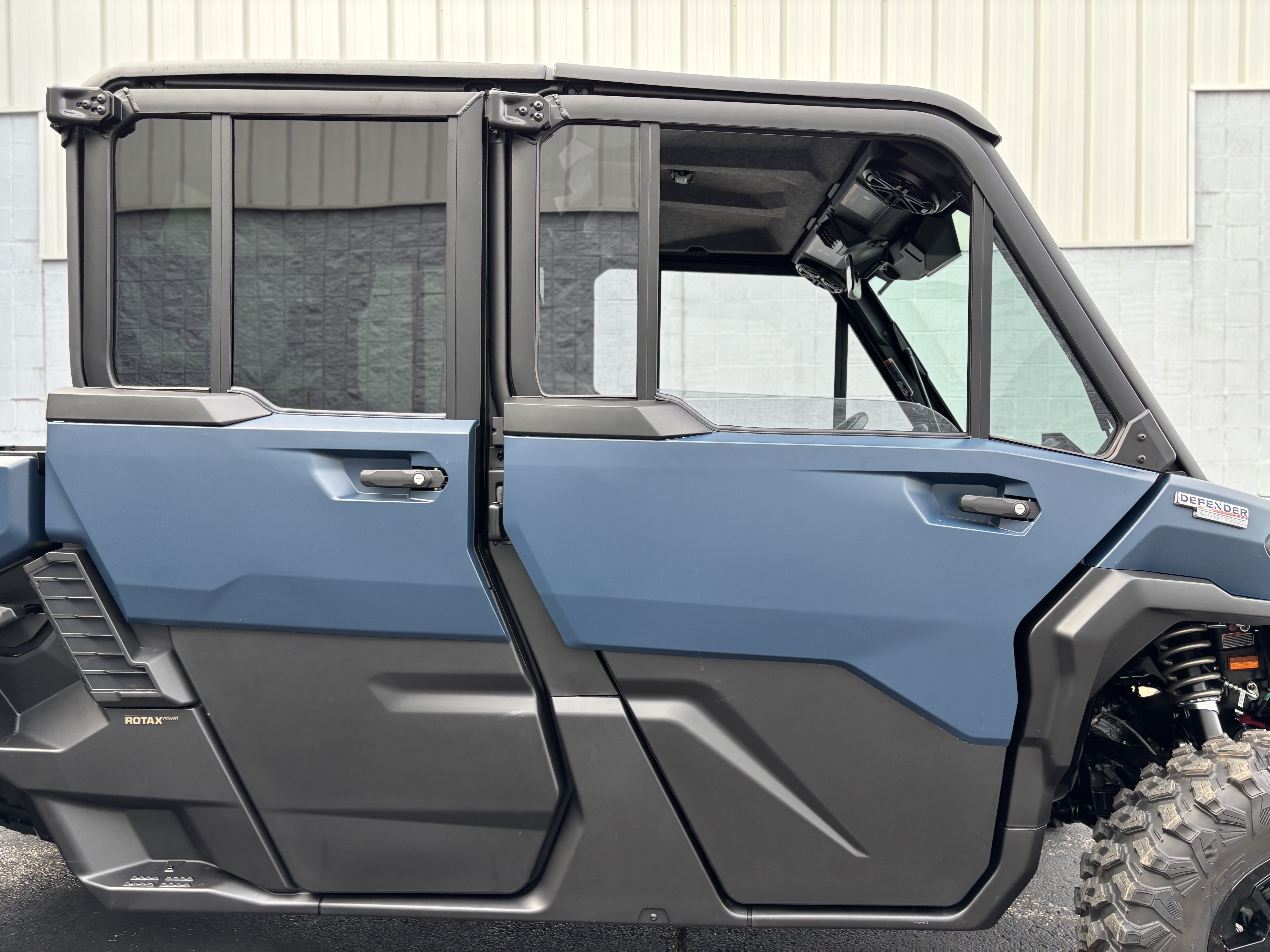 2026 Can-Am DEFENDER MAX LIMITED HD11 - Photo 4