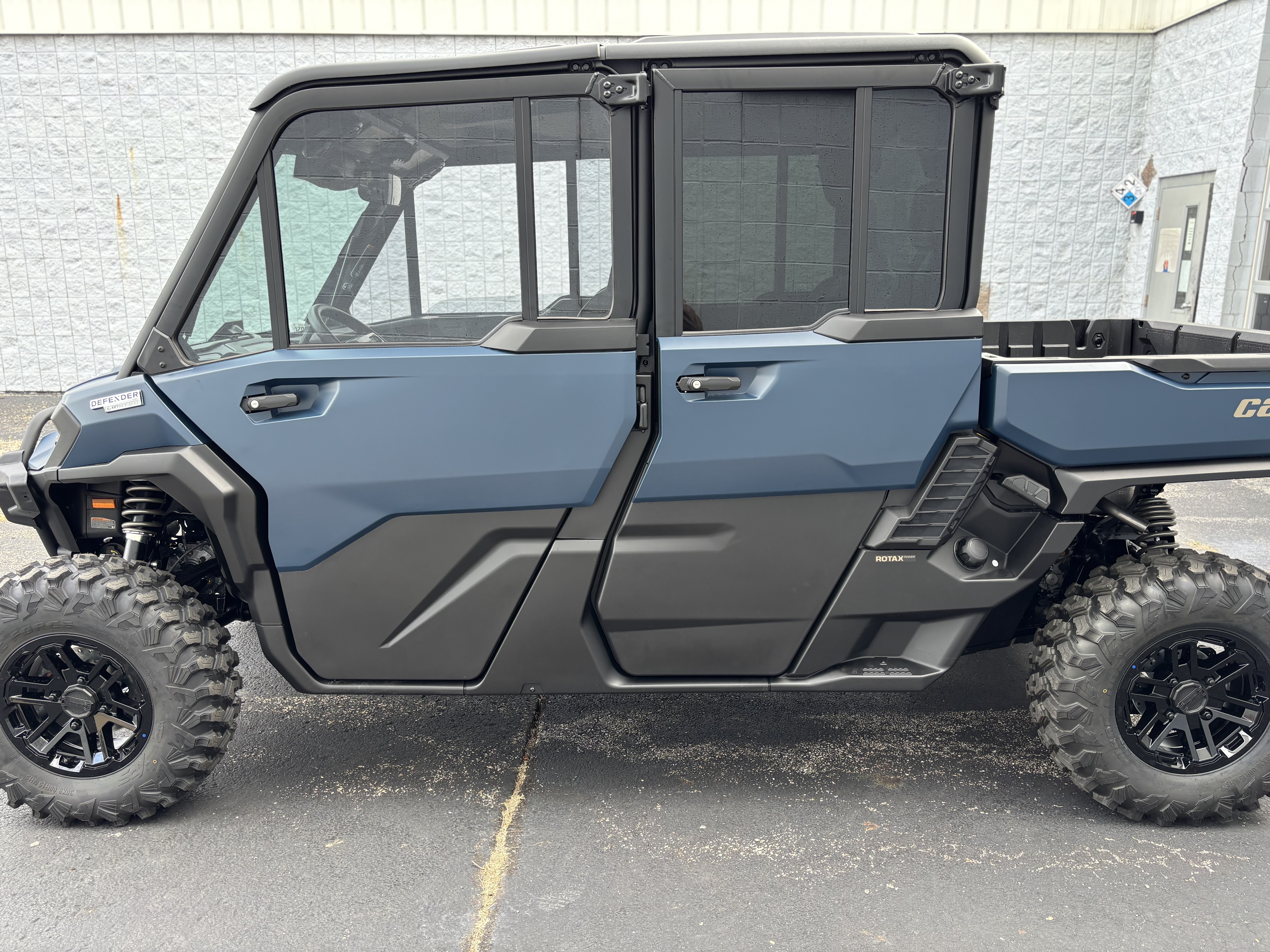 2026 Can-Am DEFENDER MAX LIMITED HD11 - Photo 7