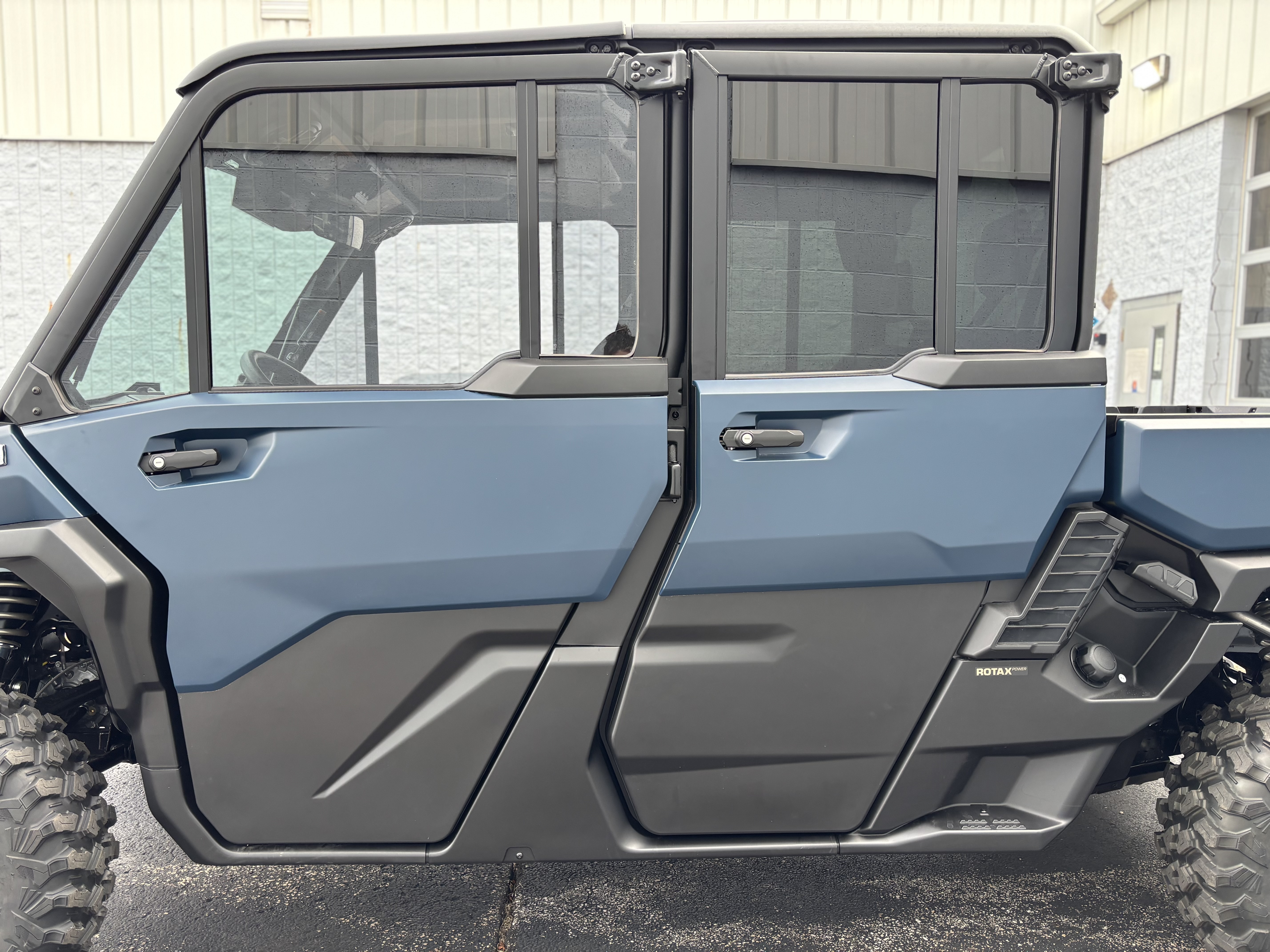 2026 Can-Am DEFENDER MAX LIMITED HD11 - Photo 9