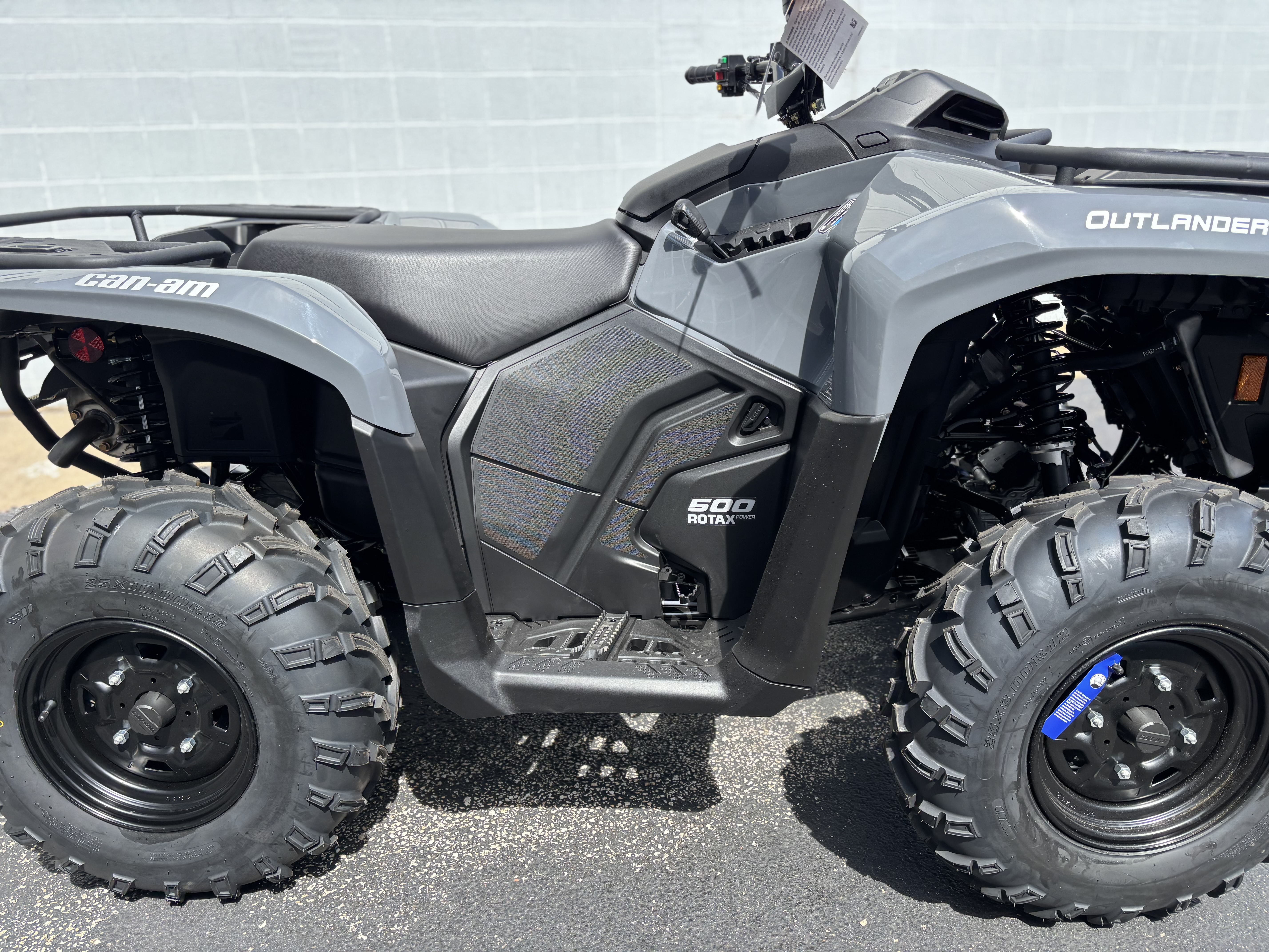 2025 Can-Am OUTLANDER DPS 500 - Photo 4