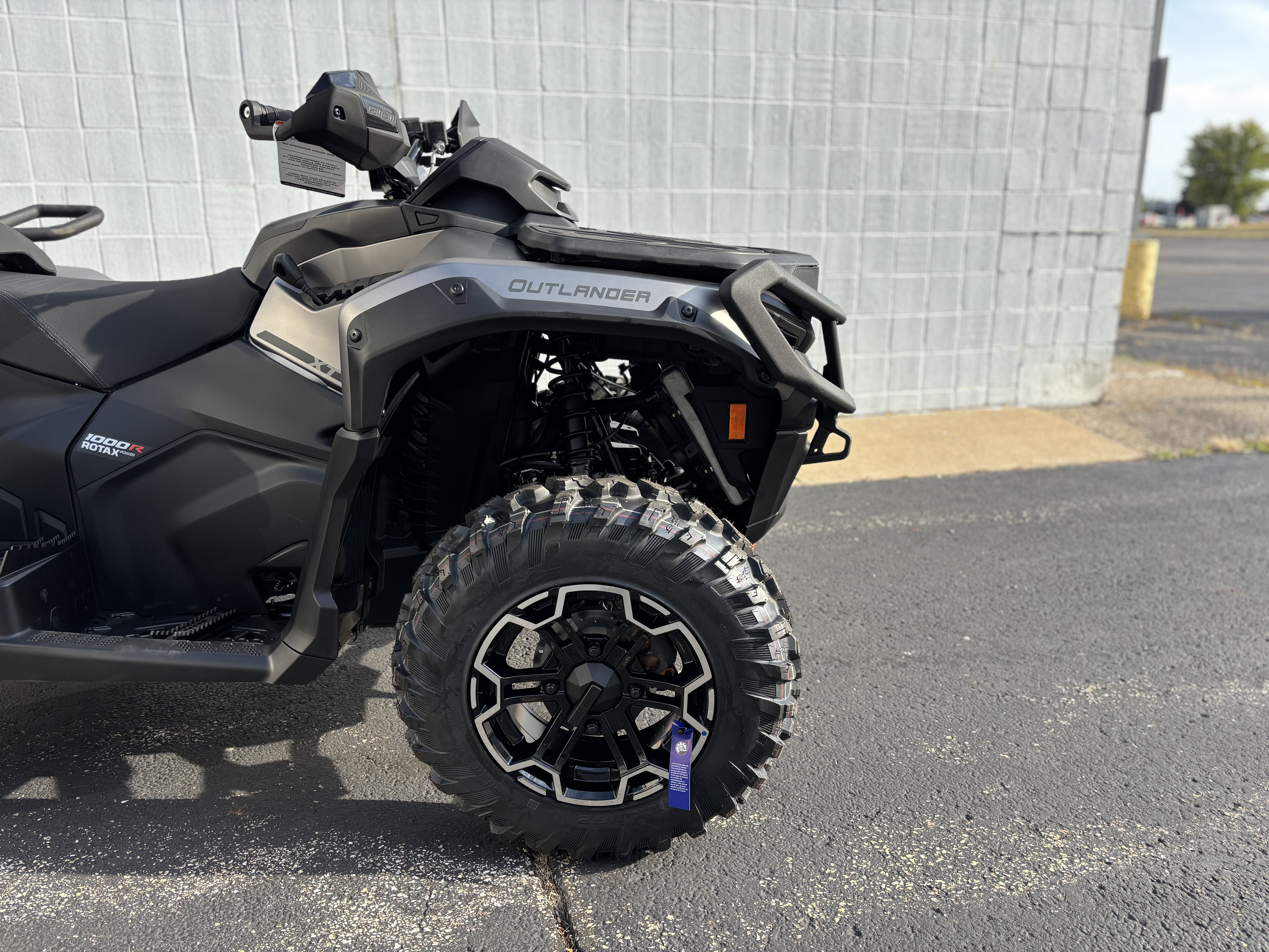 2026 Can-Am OUTLANDER MAX XT 850 - Photo 3