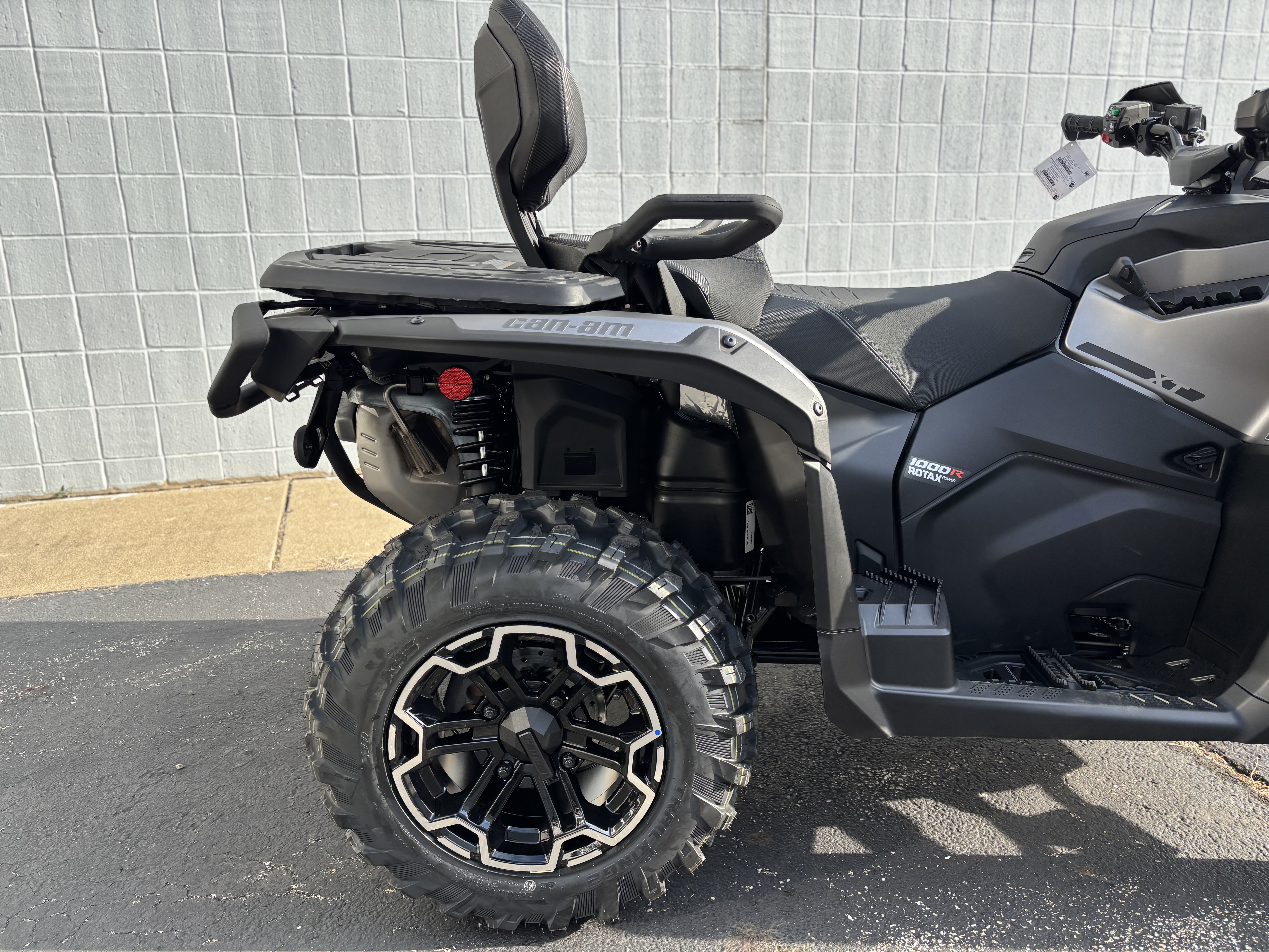 2026 Can-Am OUTLANDER MAX XT 850 - Photo 5