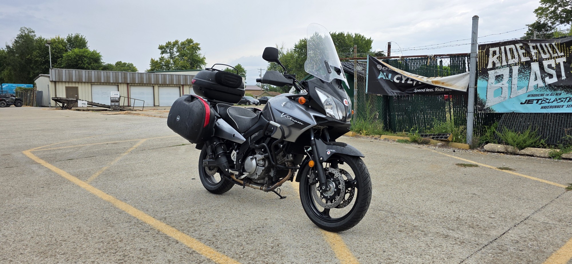 2007 Suzuki V-STROM 650 ABS - Photo 2