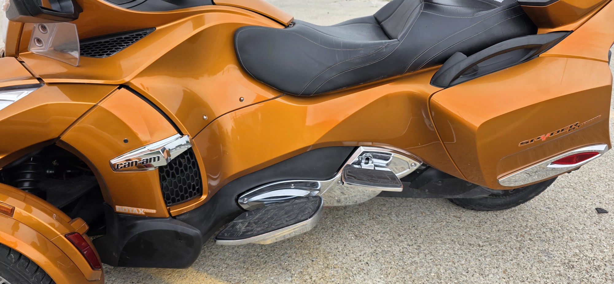 2014 Can-Am SPYDER RT LIMITED - Photo 6