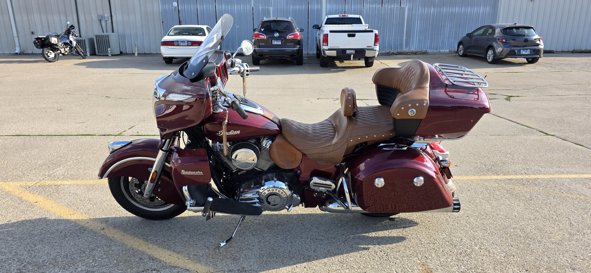 2019 Indian Motorcycle ROADMASTER, BURGUNDY METALLIC, - Photo 6