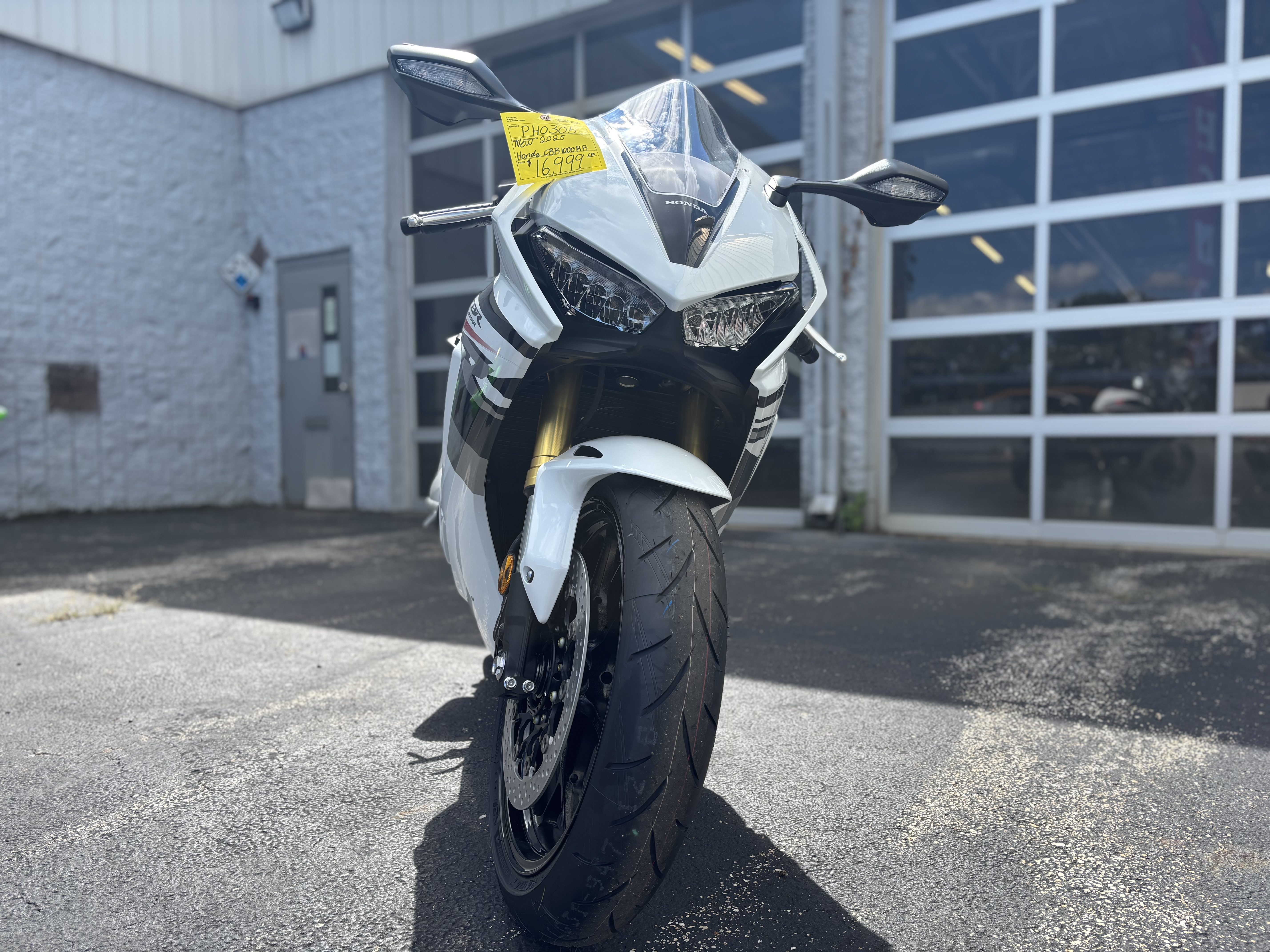 2026 Honda CBR1000RR - Photo 12
