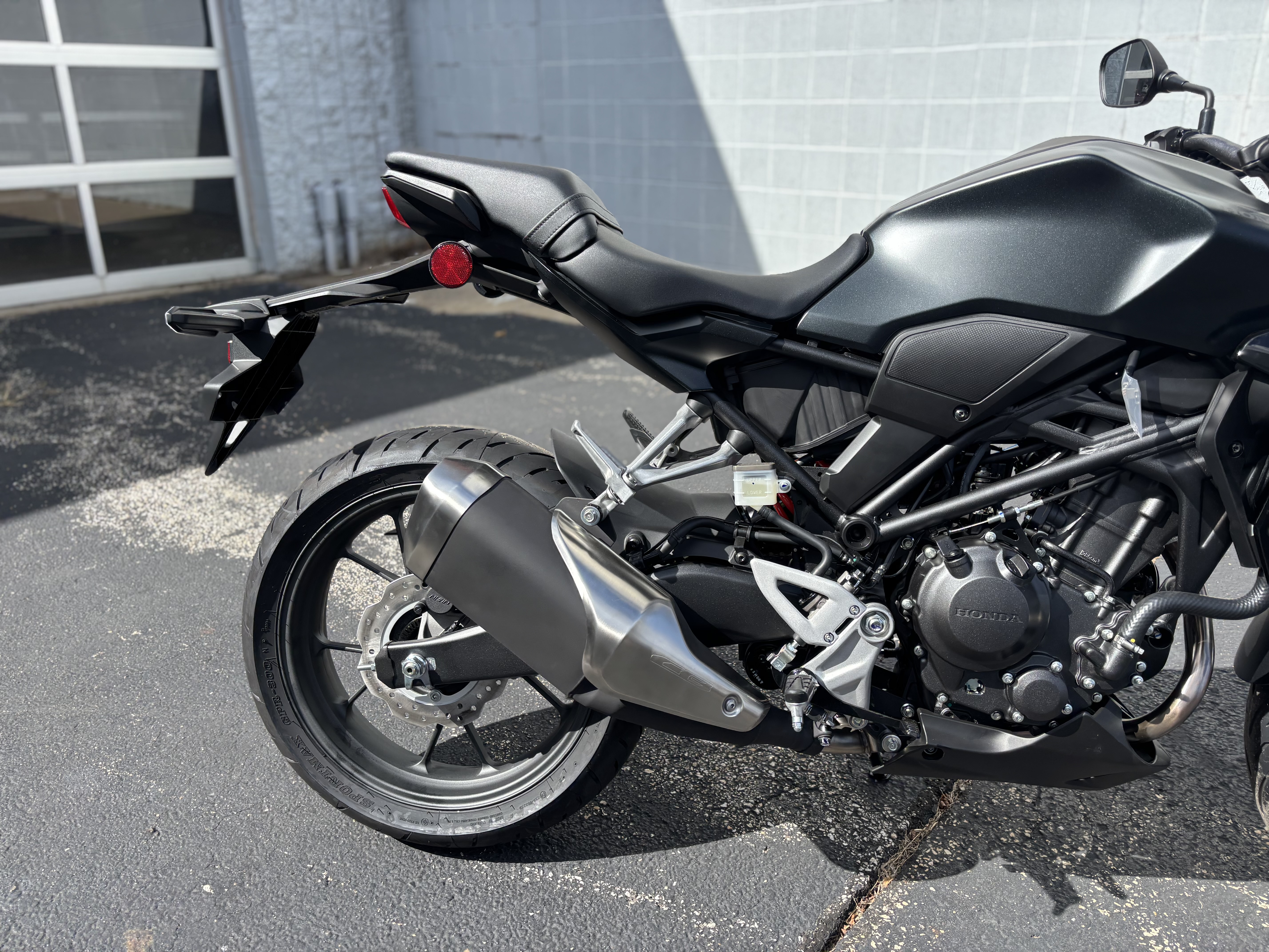 2025 Honda CB300R ABS - Photo 5