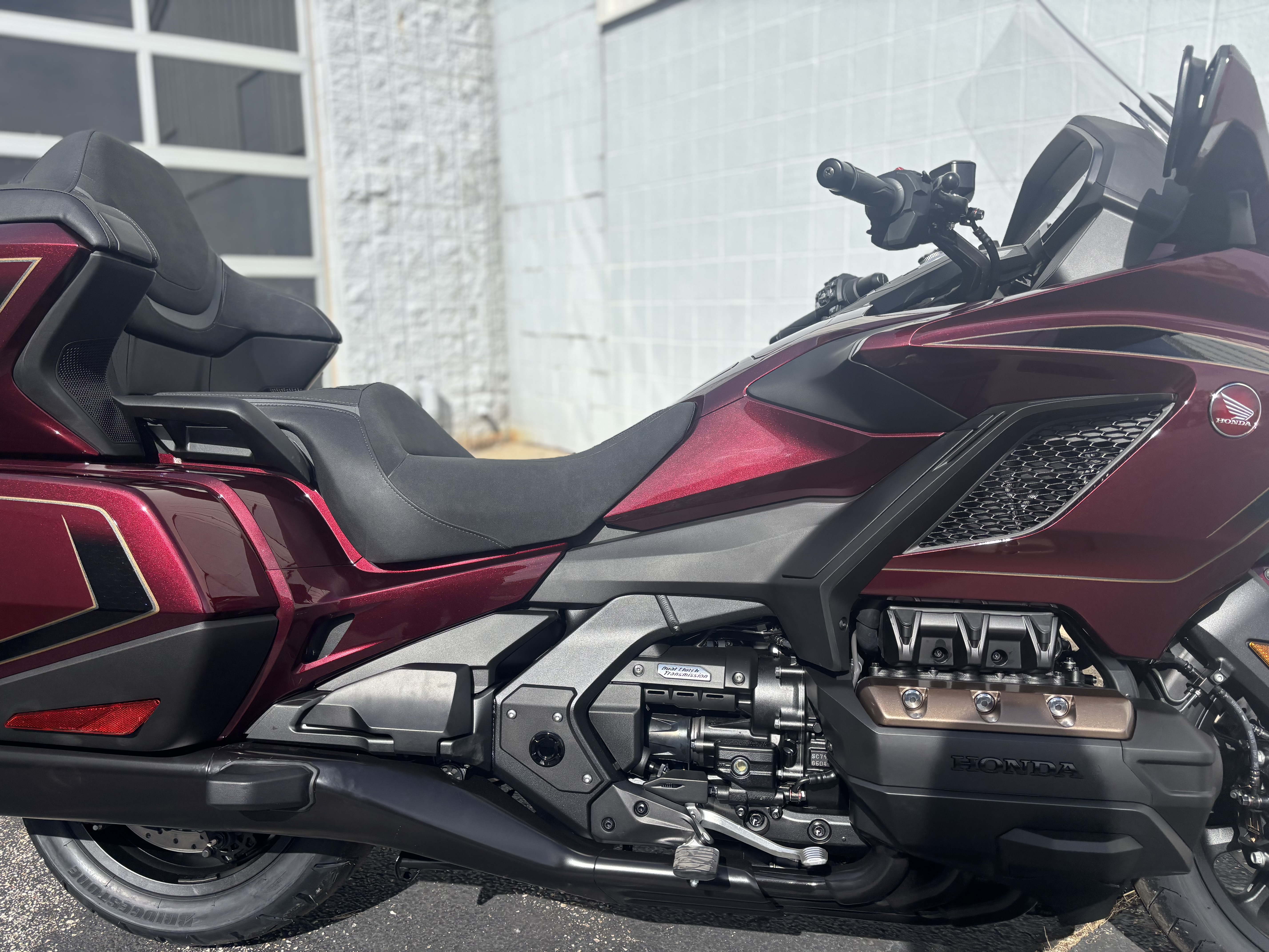 2025 Honda GOLDWING TOUR DCT 50TH ANNIVERSARY - Photo 4