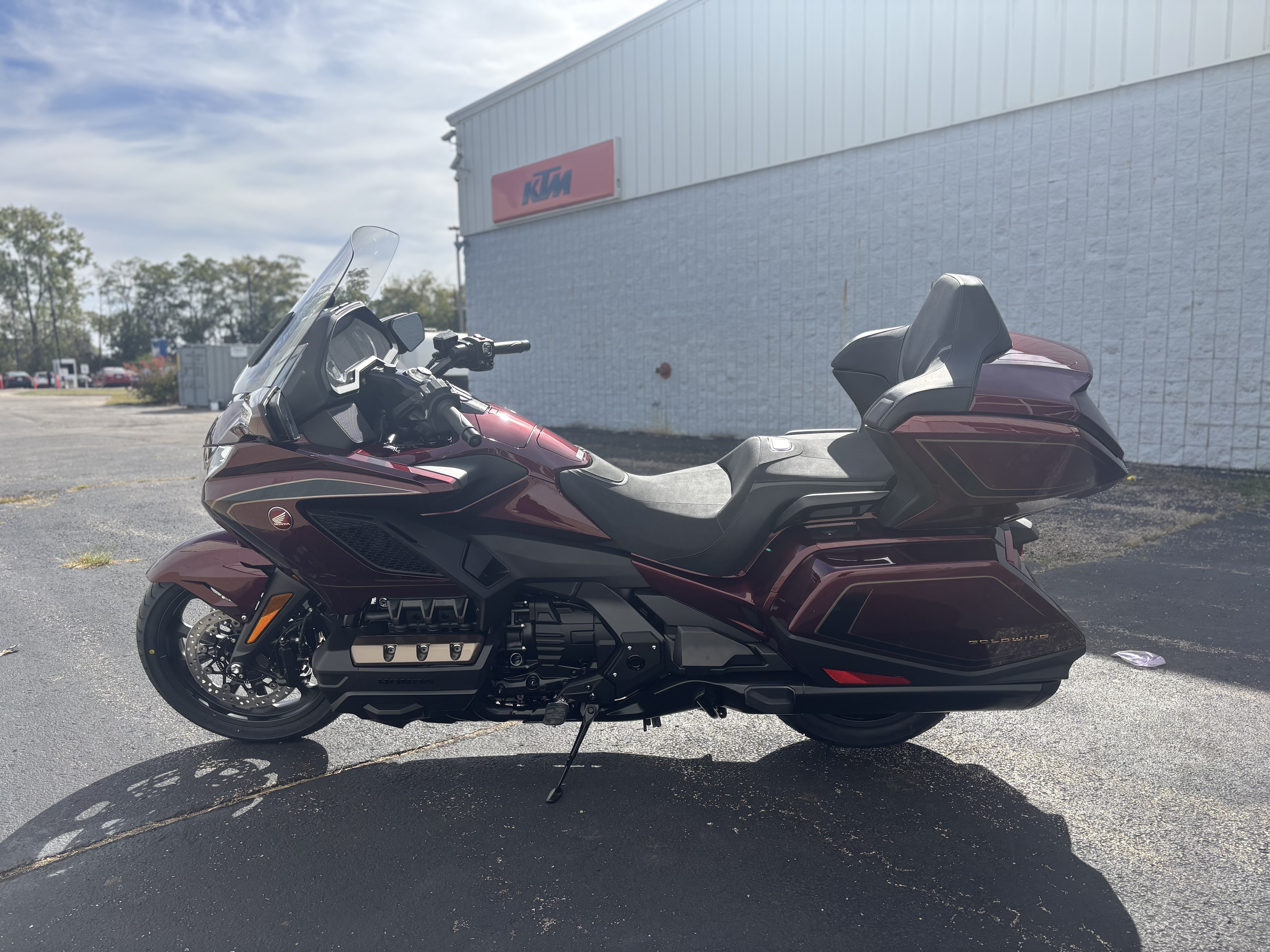 2025 Honda GOLDWING TOUR DCT 50TH ANNIVERSARY - Photo 7
