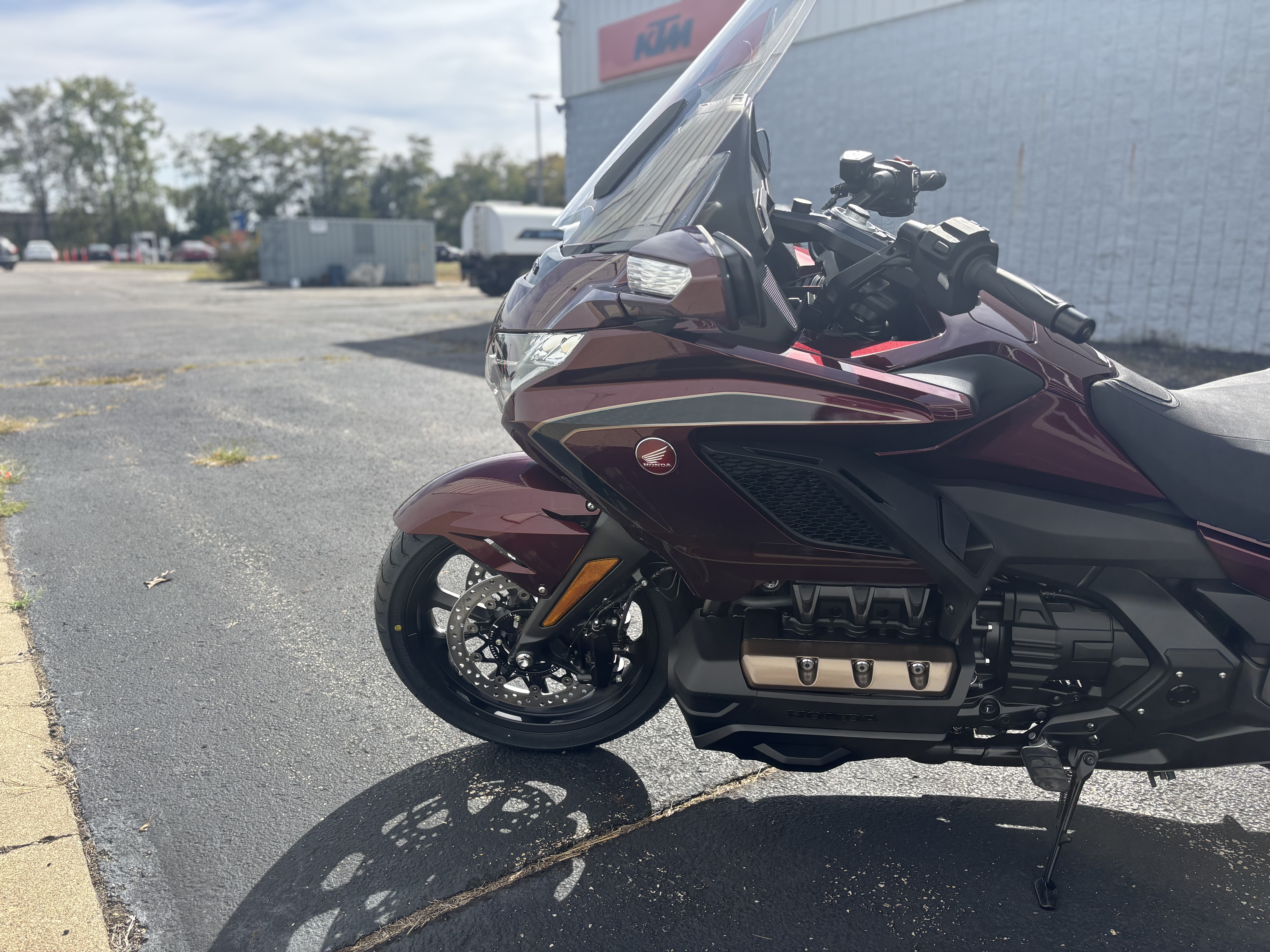 2025 Honda GOLDWING TOUR DCT 50TH ANNIVERSARY - Photo 8
