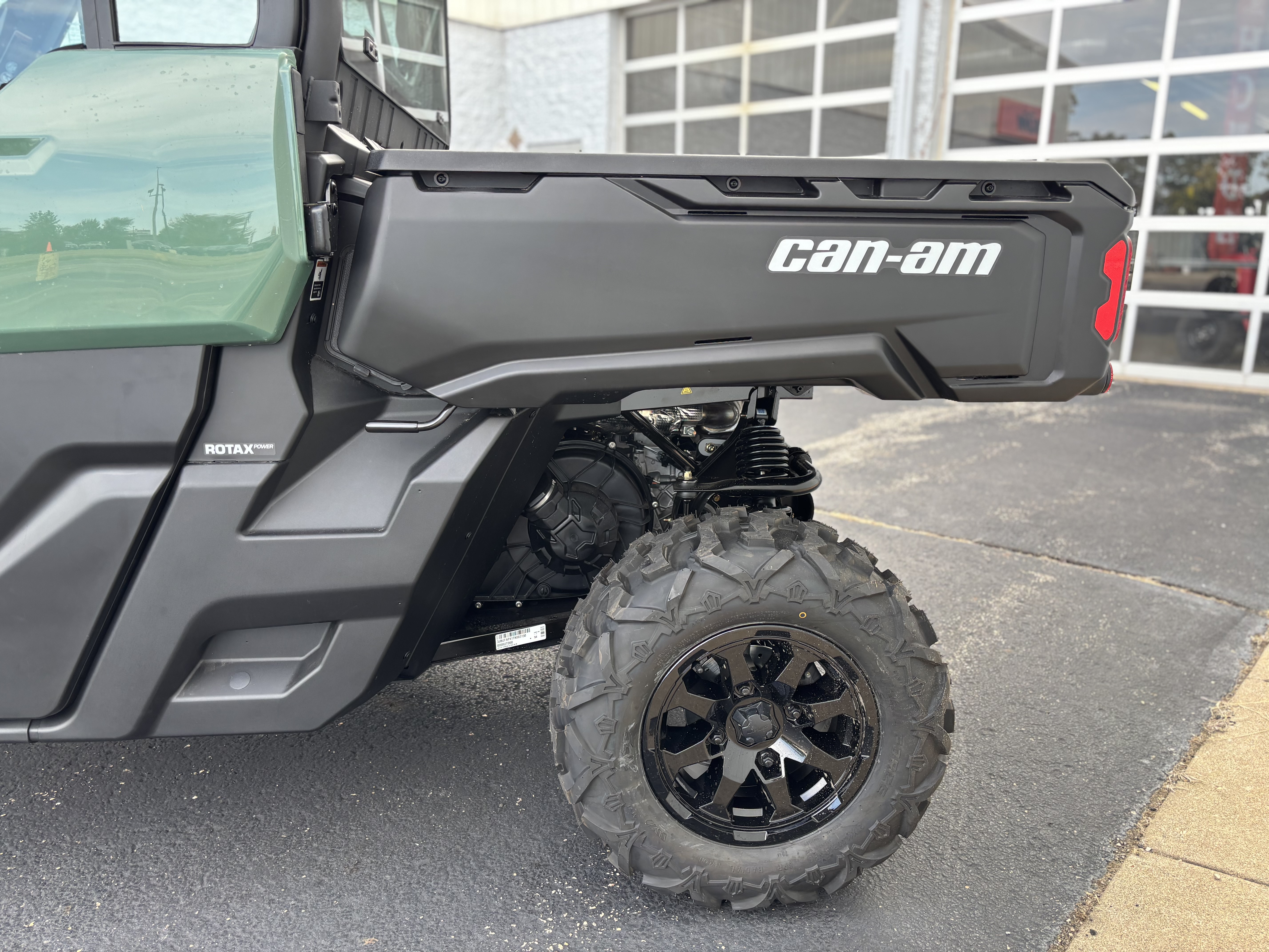 2026 Can-Am DEFENDER DPS CAB HD9 - Photo 10