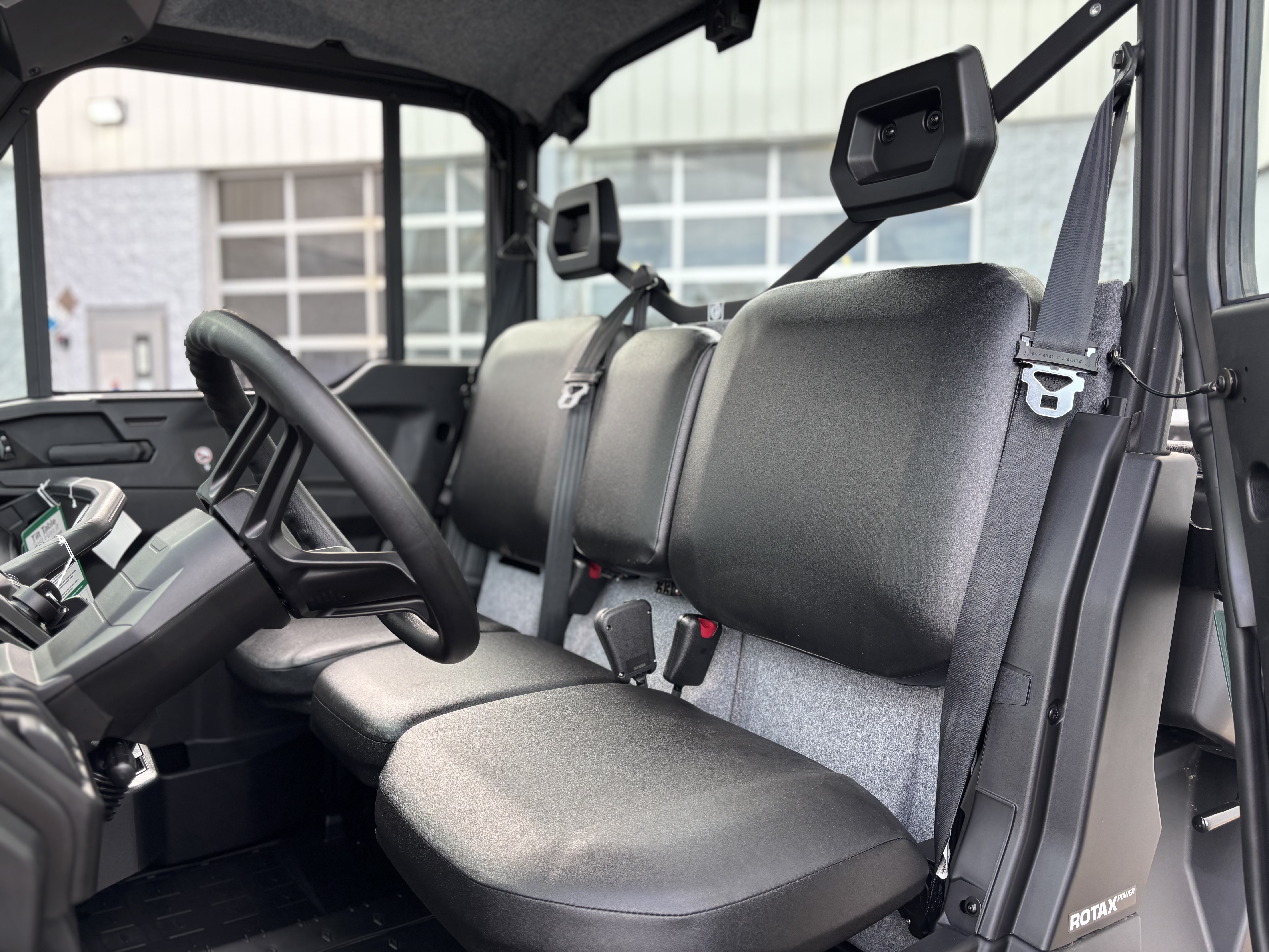 2026 Can-Am DEFENDER DPS CAB HD9 - Photo 11