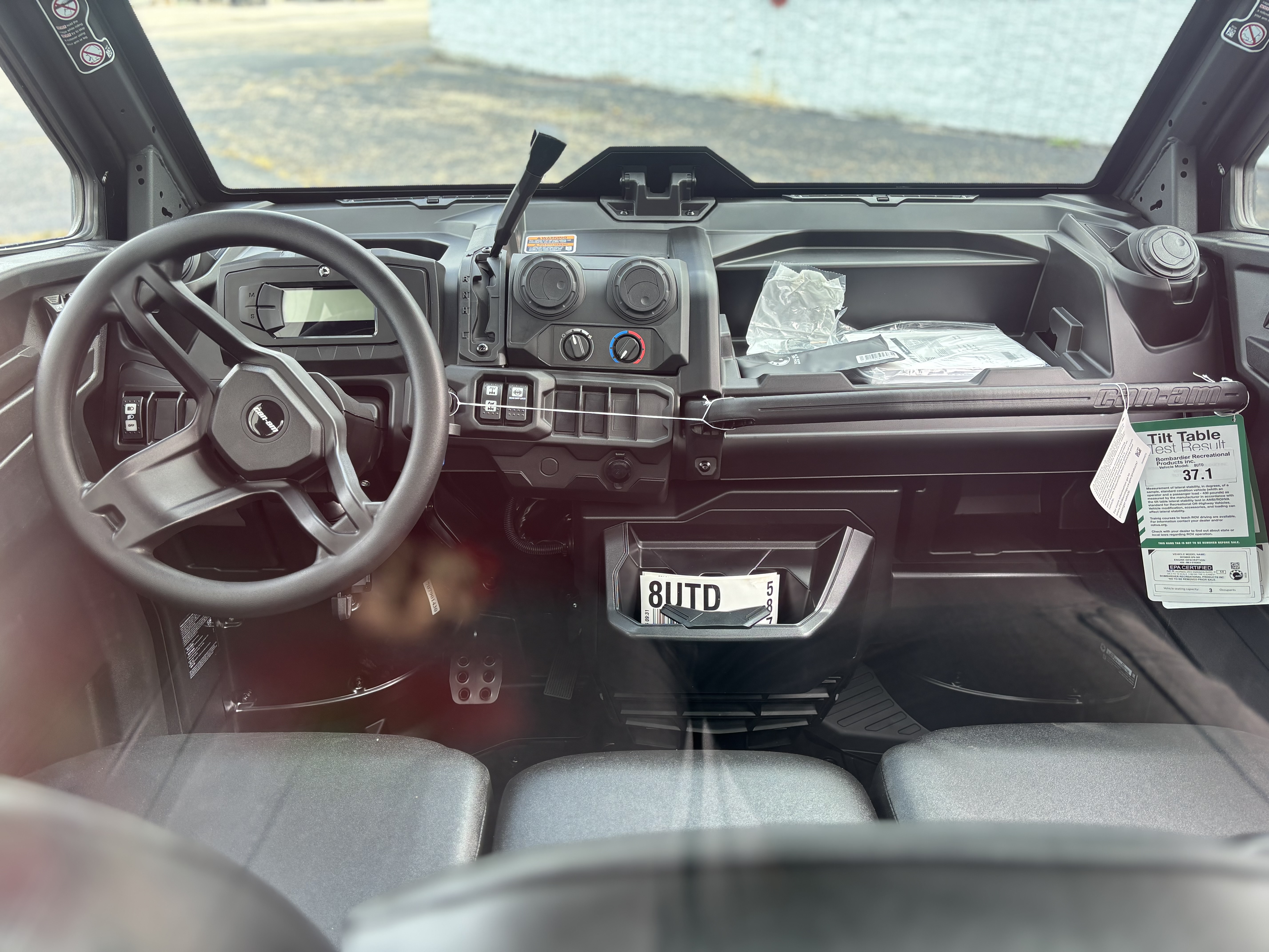 2026 Can-Am DEFENDER DPS CAB HD9 - Photo 12