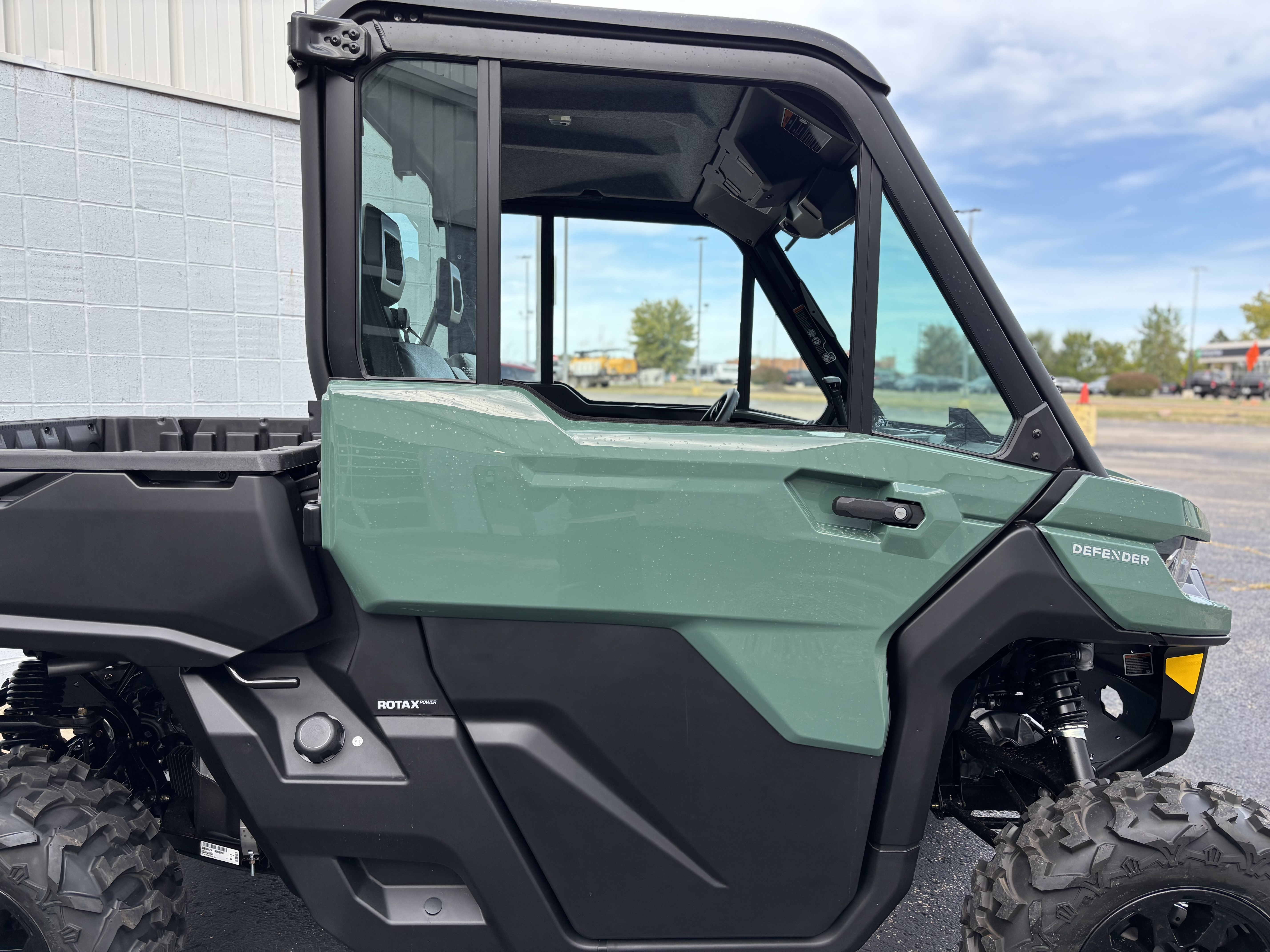 2026 Can-Am DEFENDER DPS CAB HD9 - Photo 4
