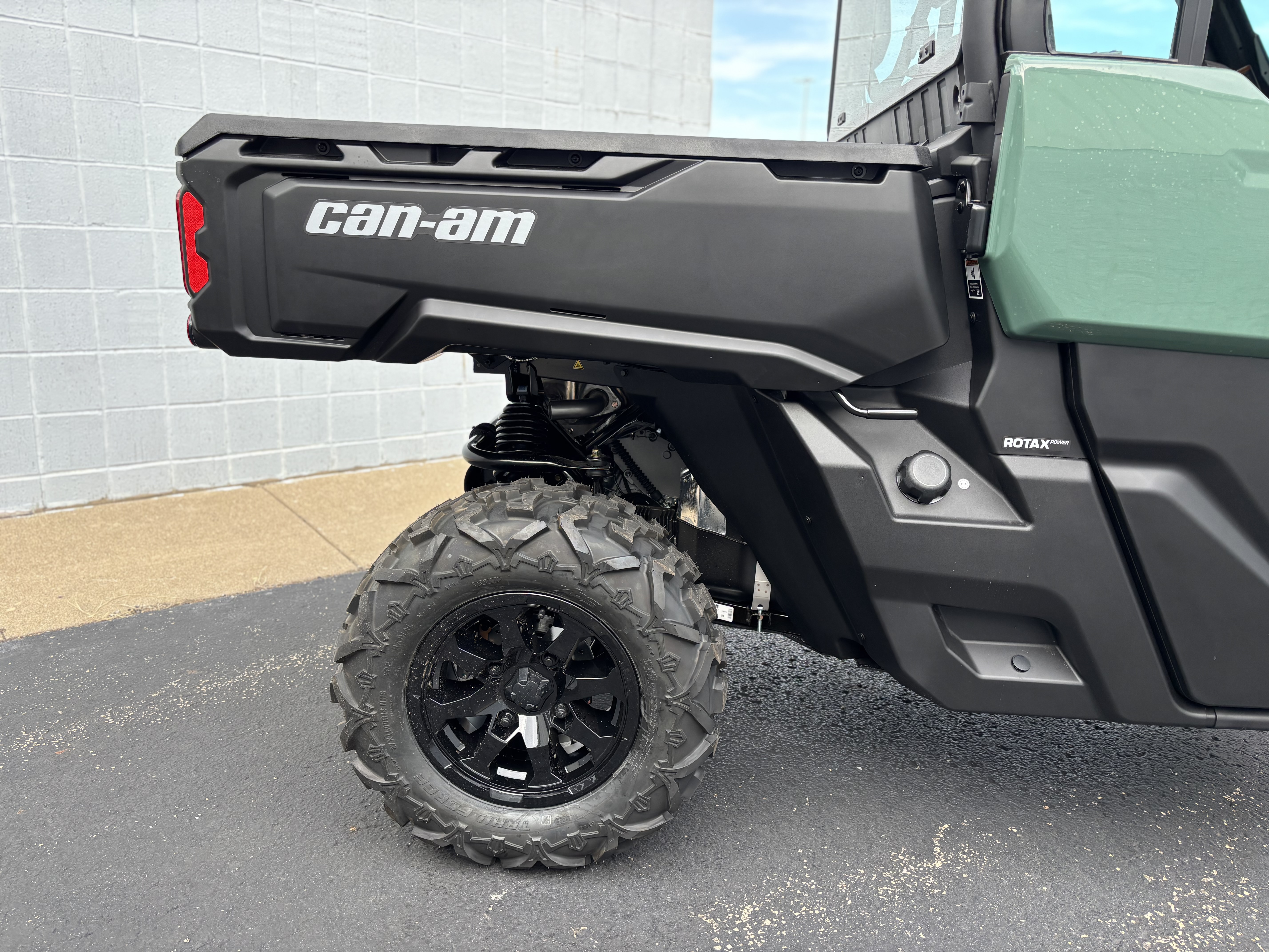 2026 Can-Am DEFENDER DPS CAB HD9 - Photo 5