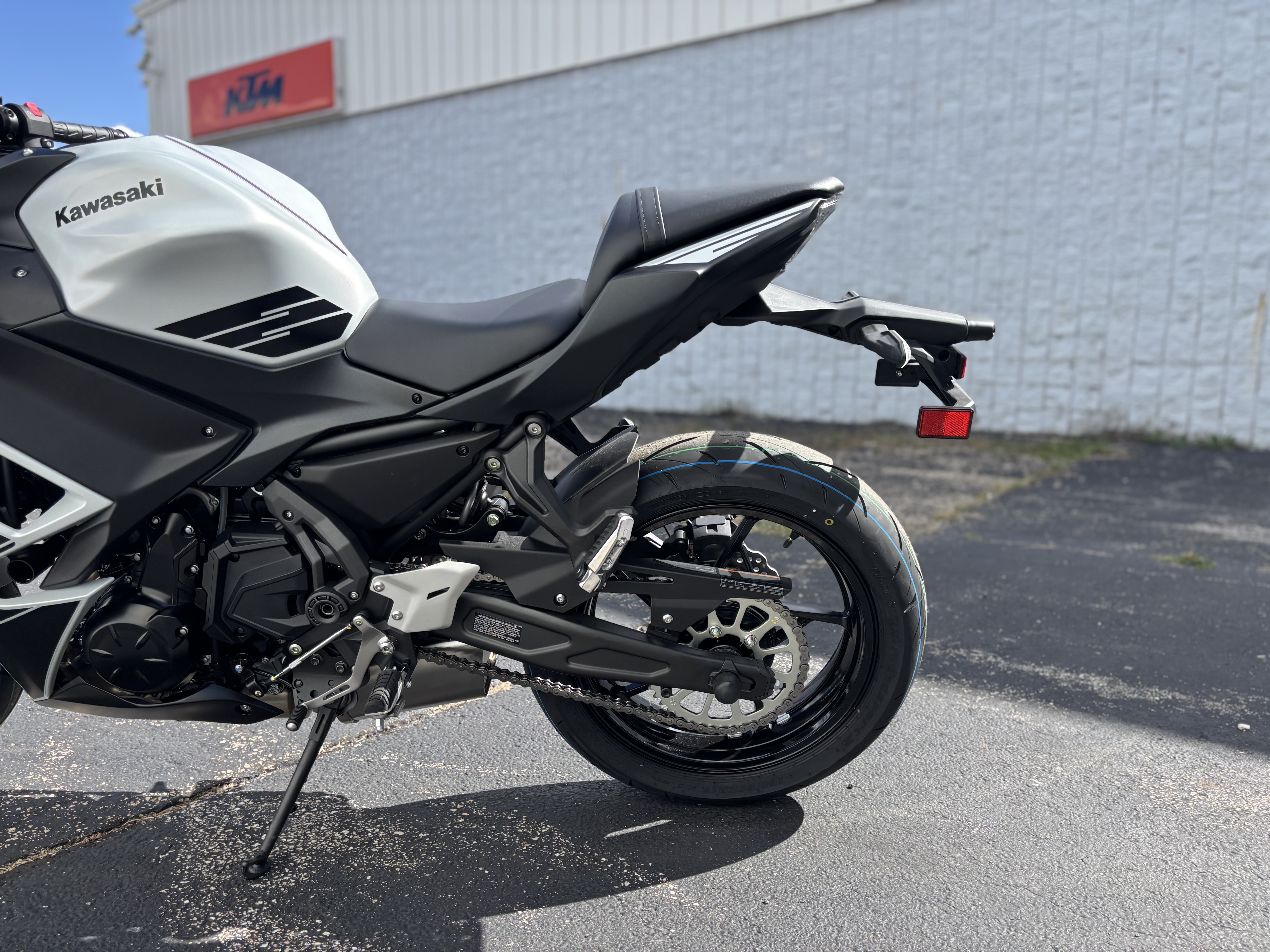 2026 Kawasaki NINJA 650 - Photo 10