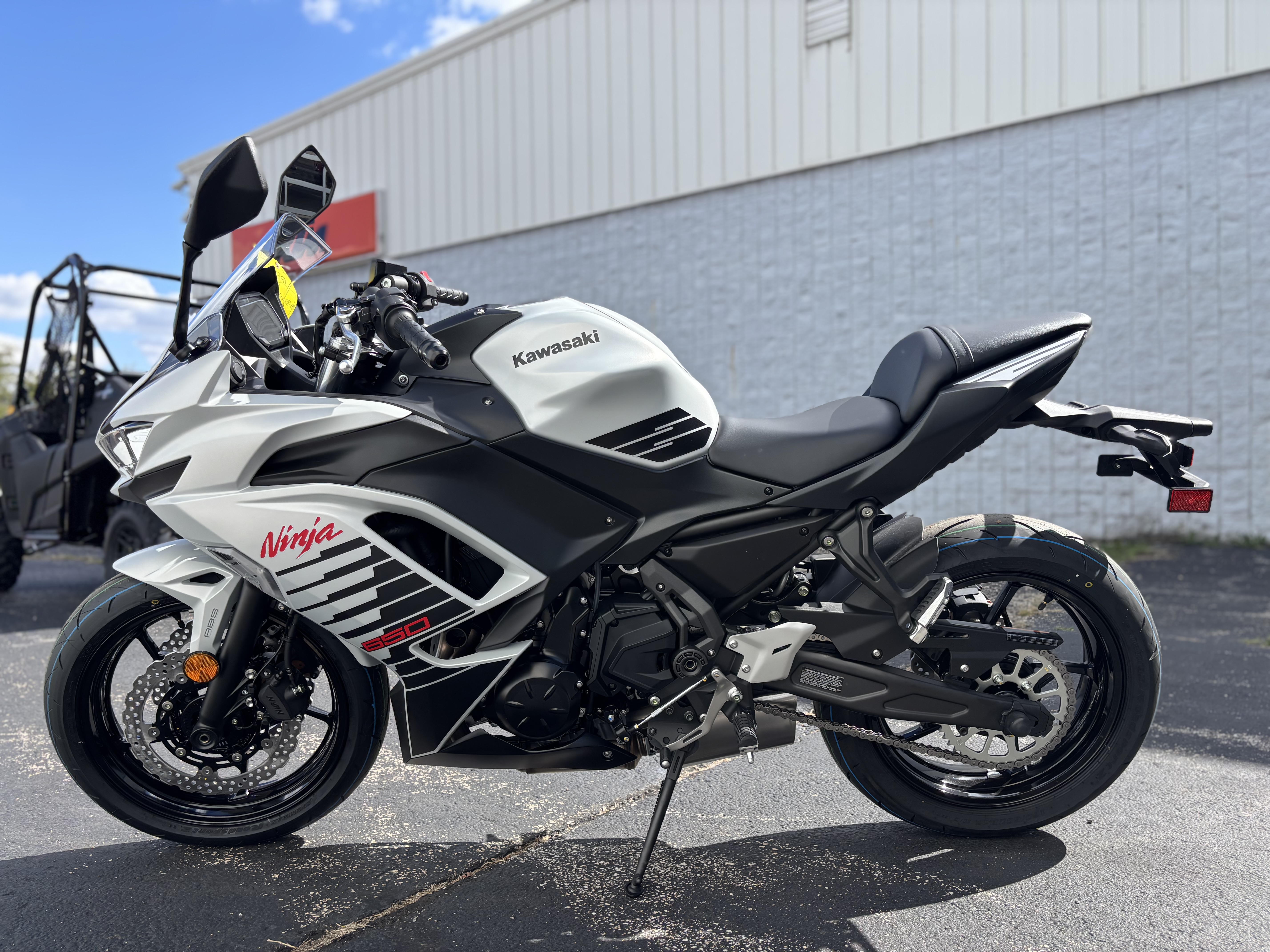 2026 Kawasaki NINJA 650 - Photo 7