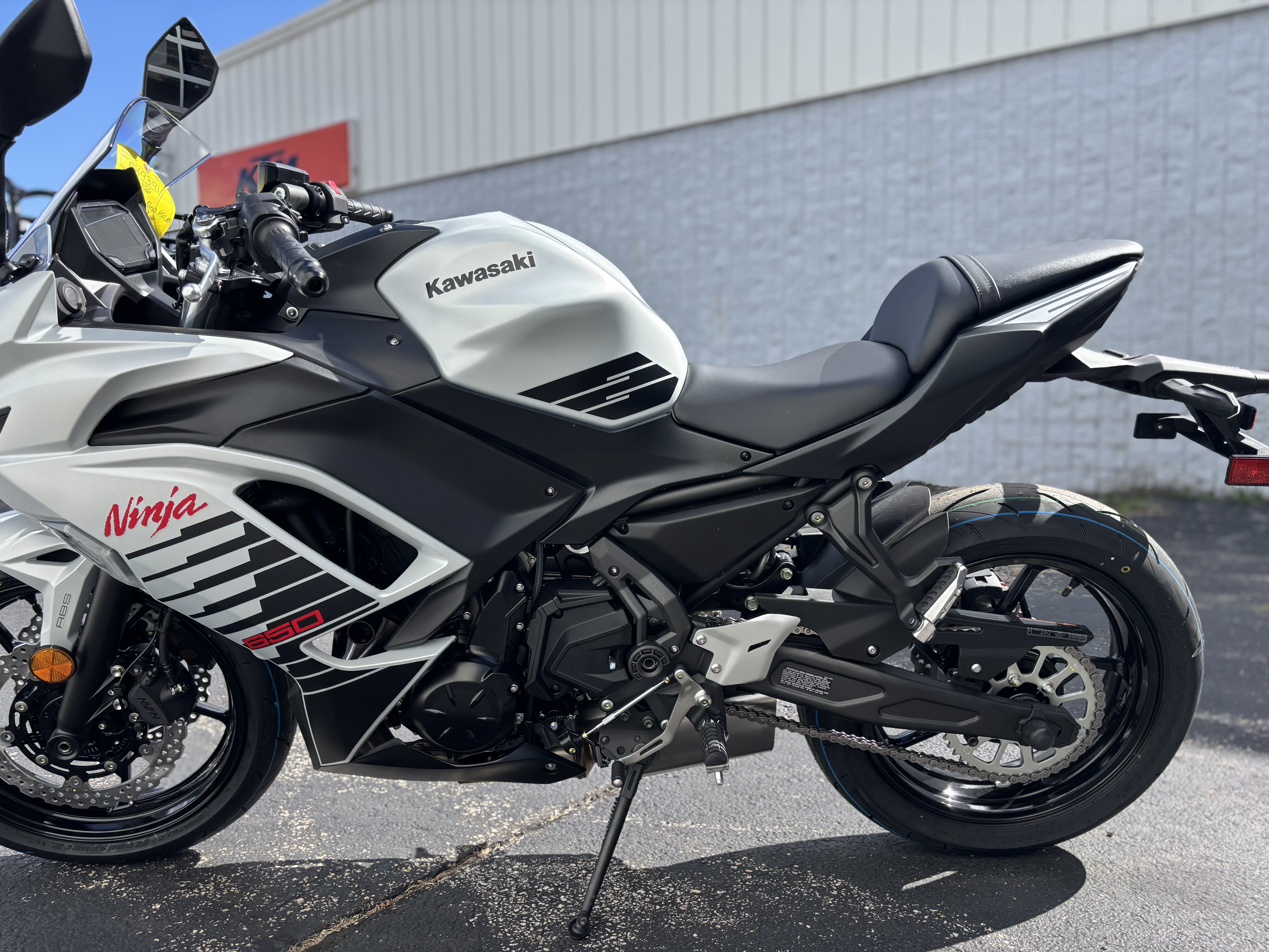 2026 Kawasaki NINJA 650 - Photo 9