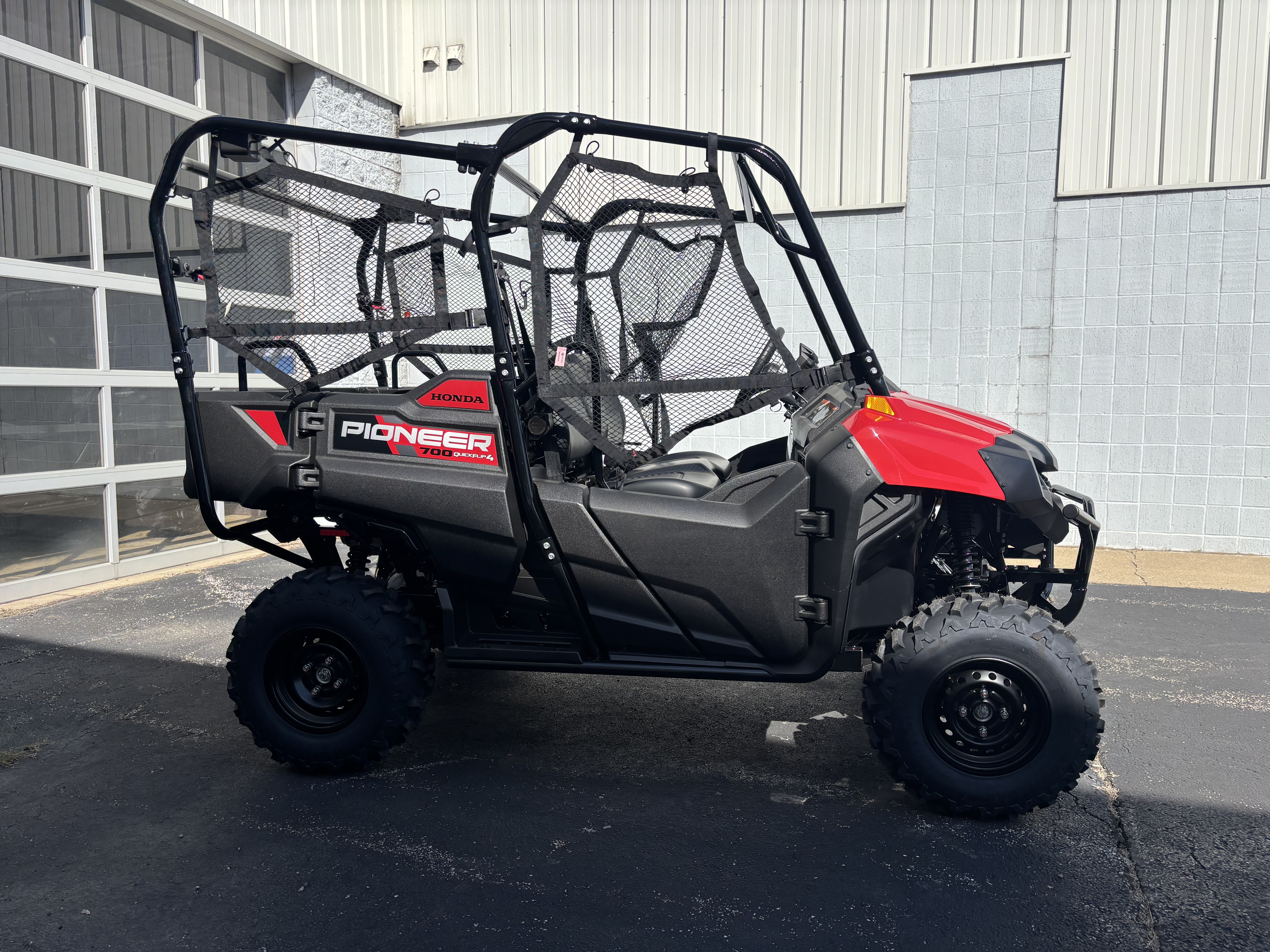 2026 Honda PIONEER 700-4 - Photo 2