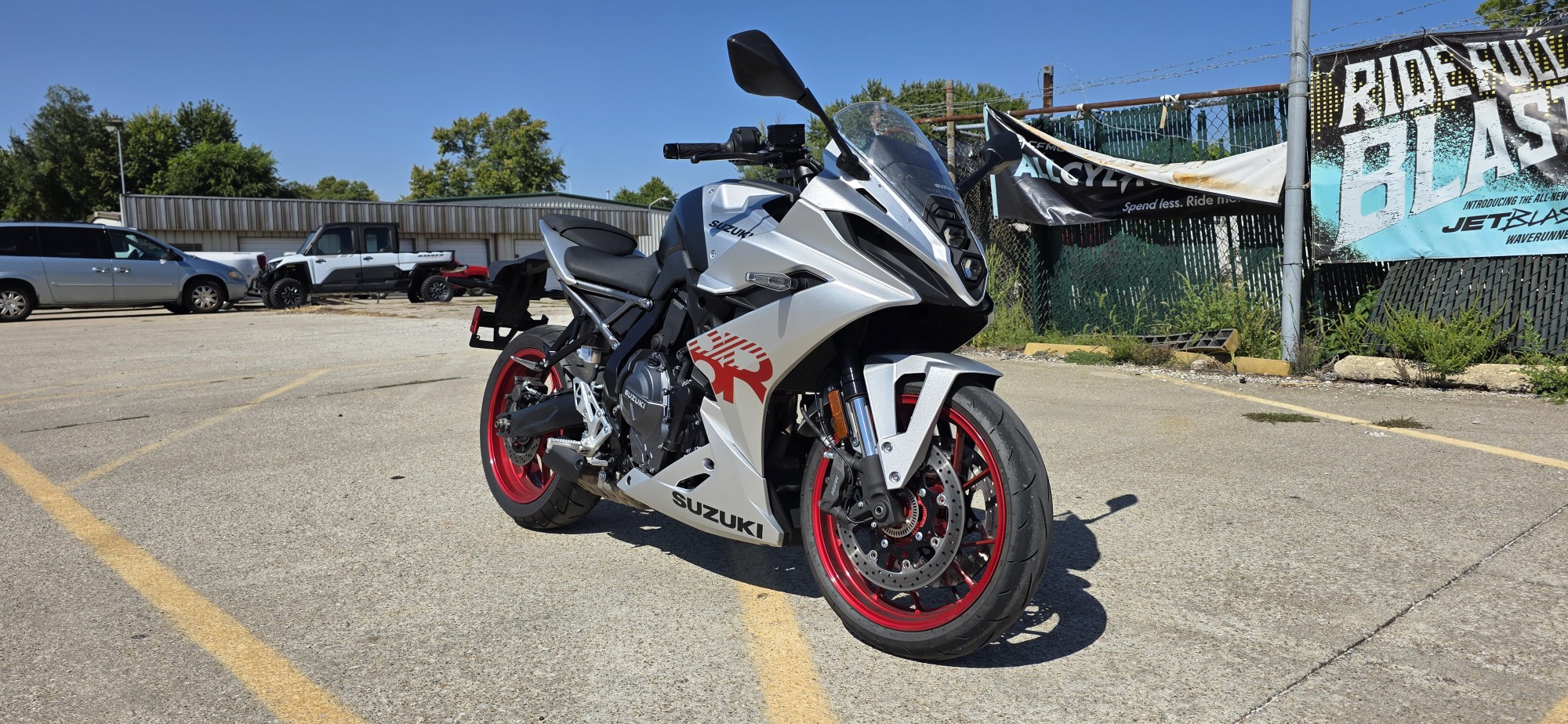 2024 Suzuki Suzuki GSX-S 8R - Photo 2