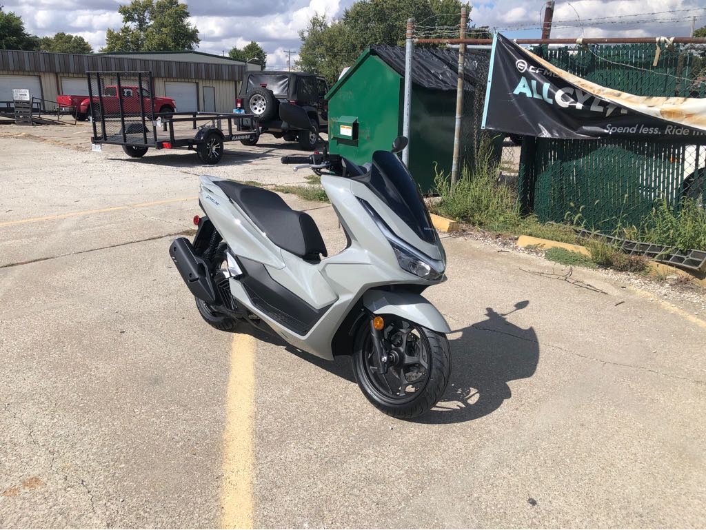 2025 Honda PCX ABS