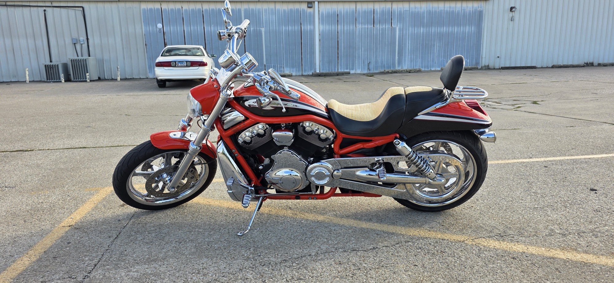 2006 Harley-Davidson® CVS VROD SE2 - Photo 7