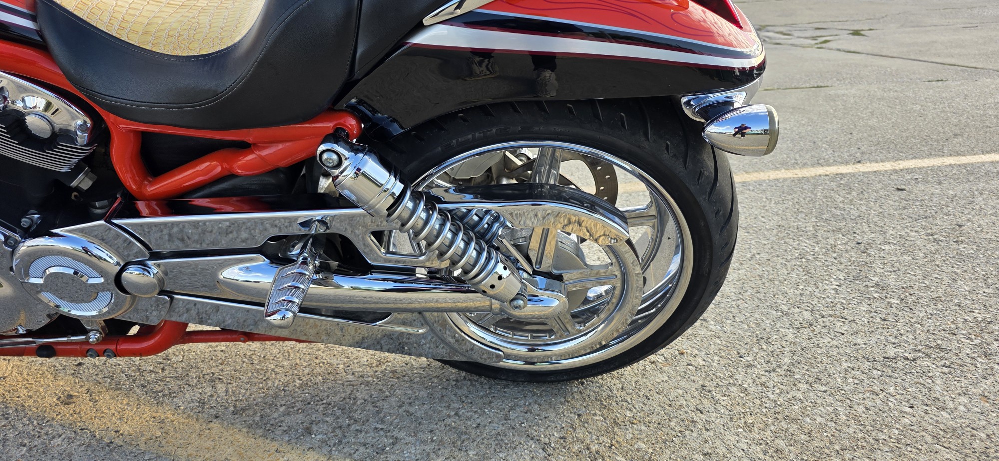 2006 Harley-Davidson® CVS VROD SE2 - Photo 8