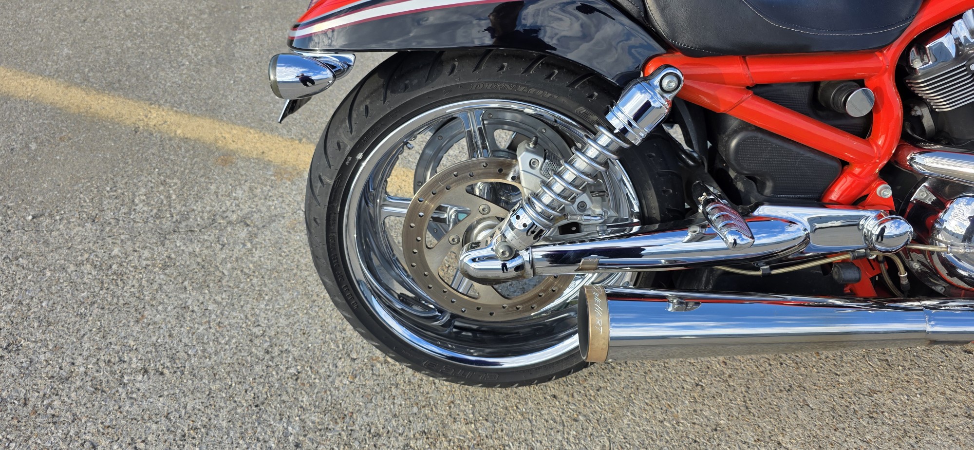 2006 Harley-Davidson® CVS VROD SE2 - Photo 5
