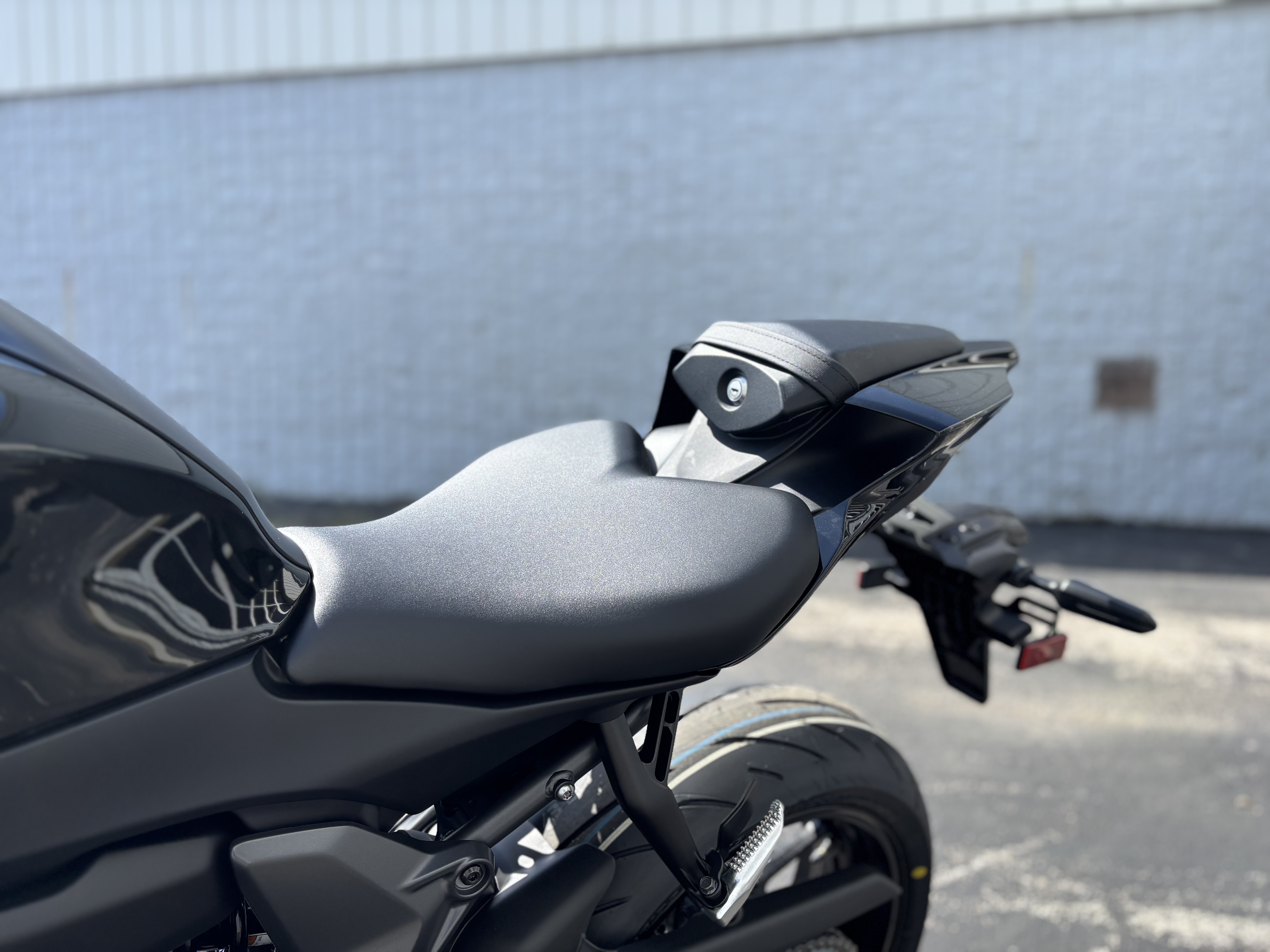 2025 Yamaha YZF R7 - Photo 12